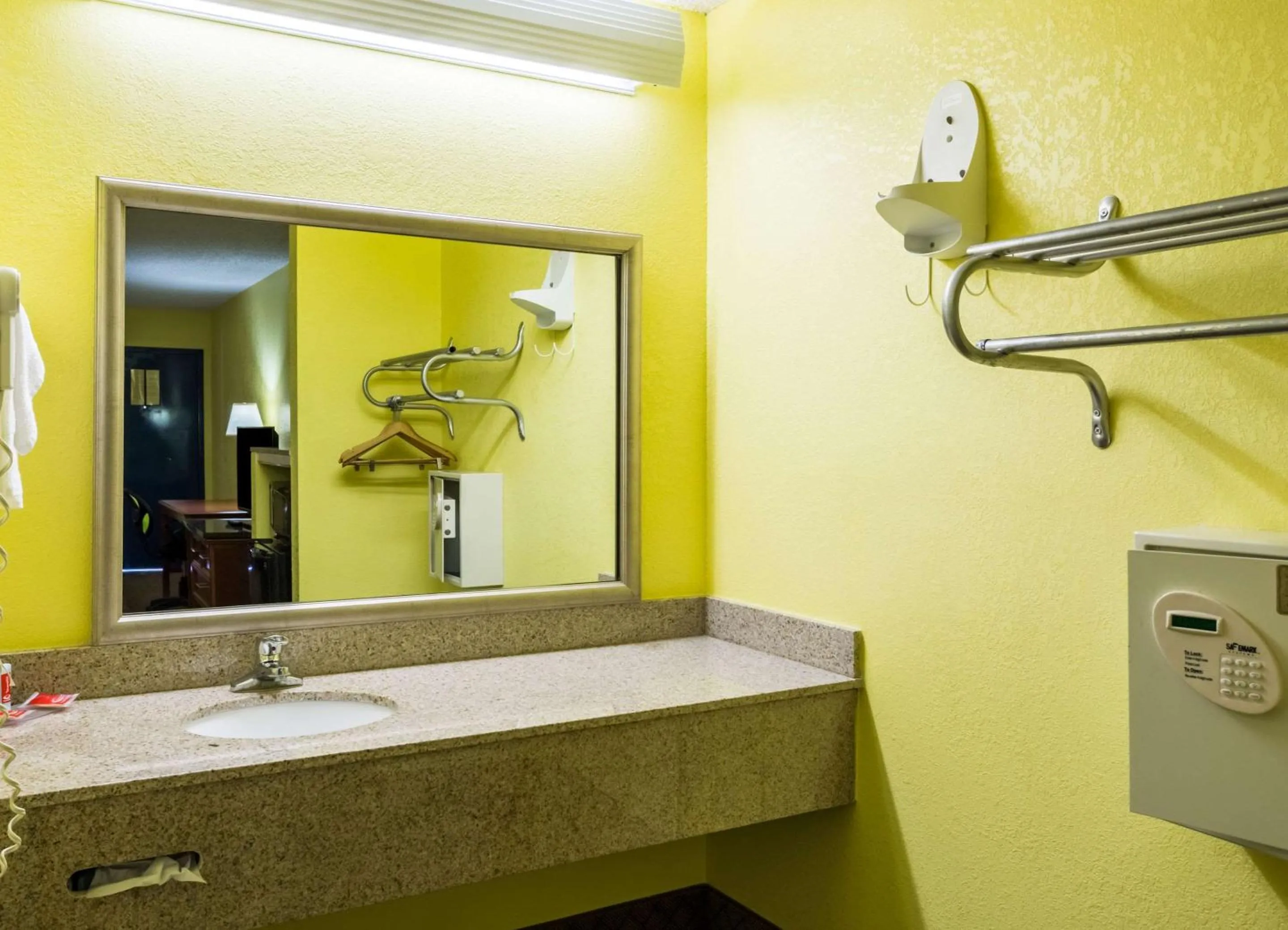 Bathroom in Econo Lodge Picayune