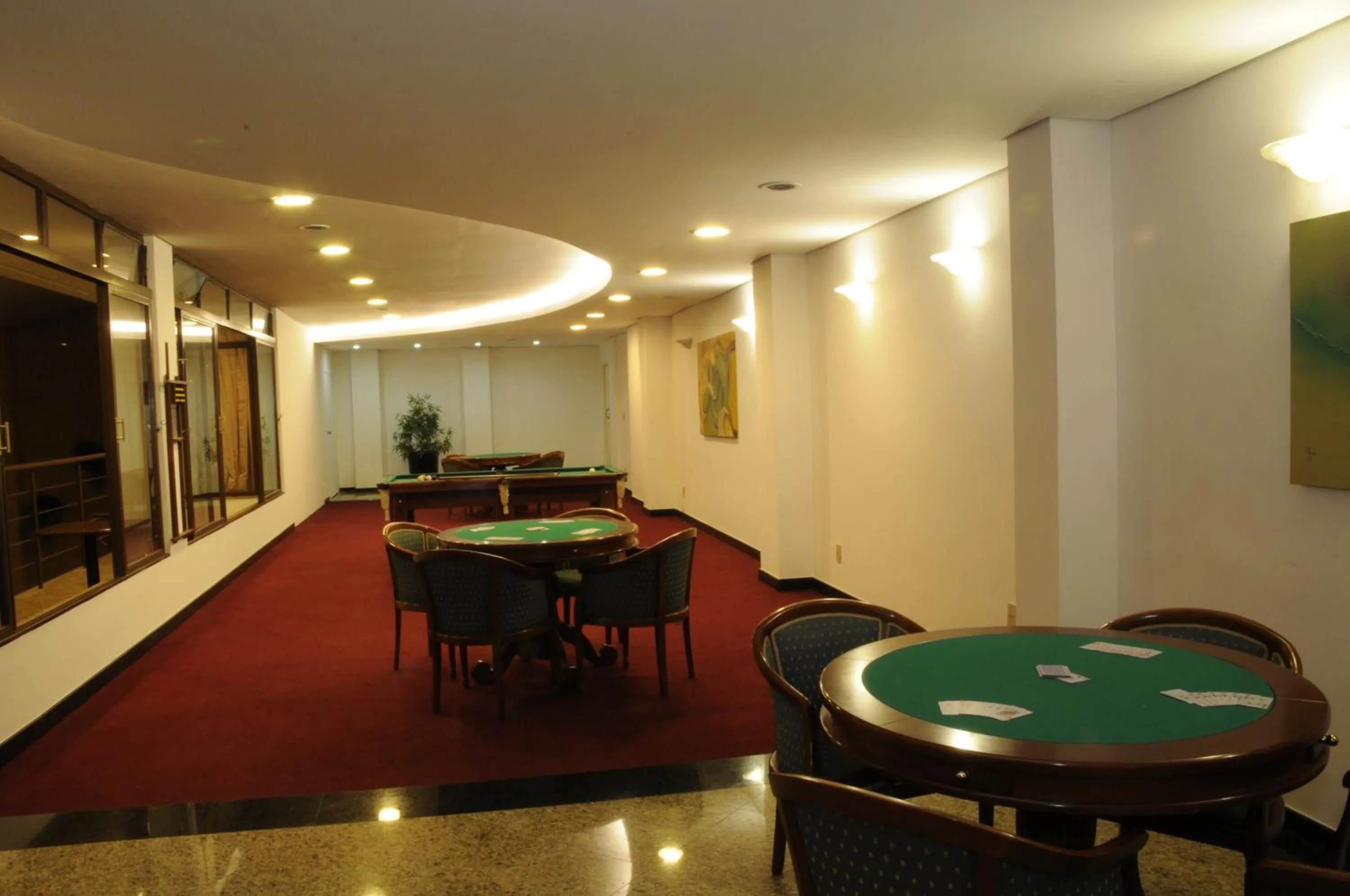 Billiard in Hotel Shelton