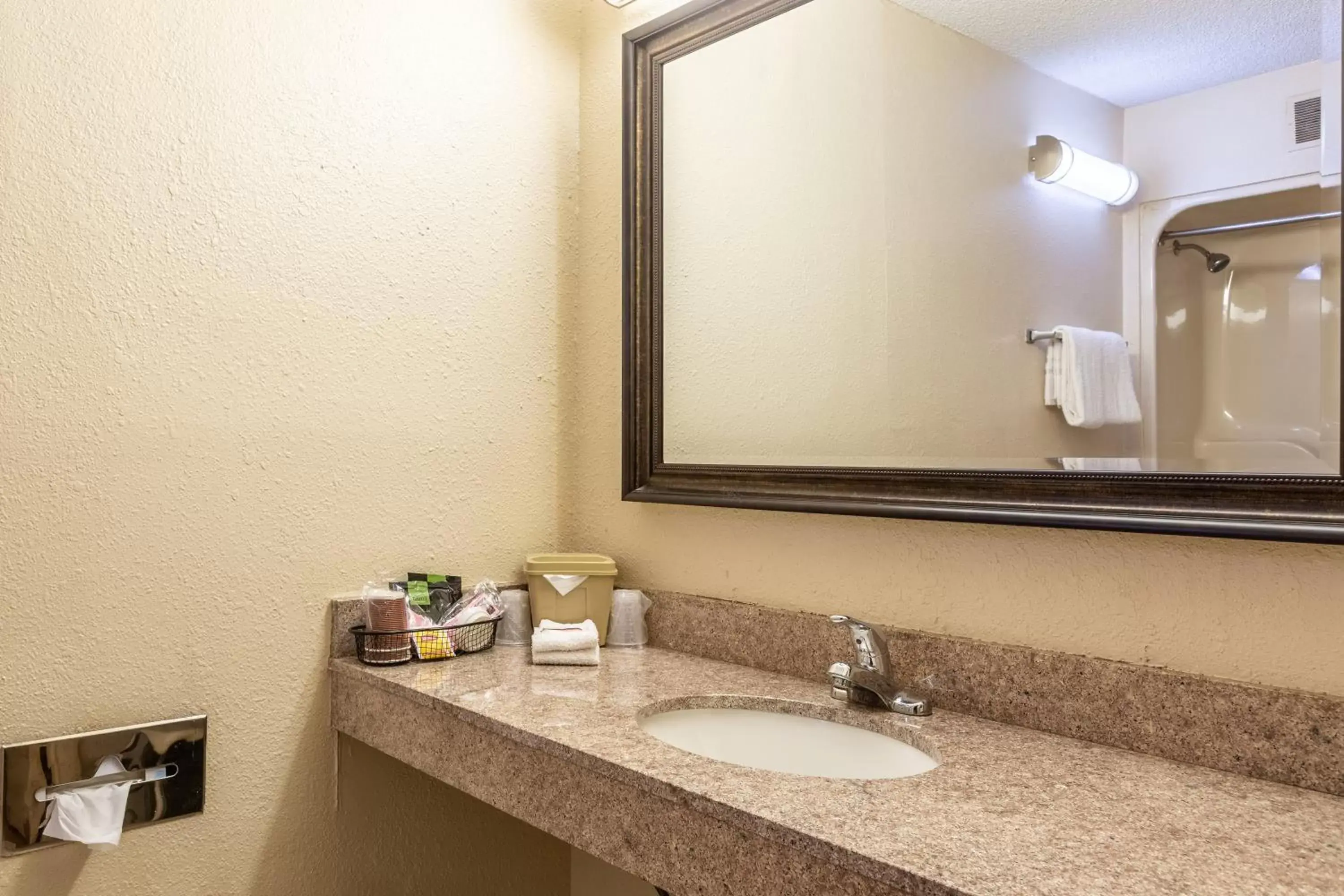 Other, Bathroom in Red Roof Inn Hardeeville