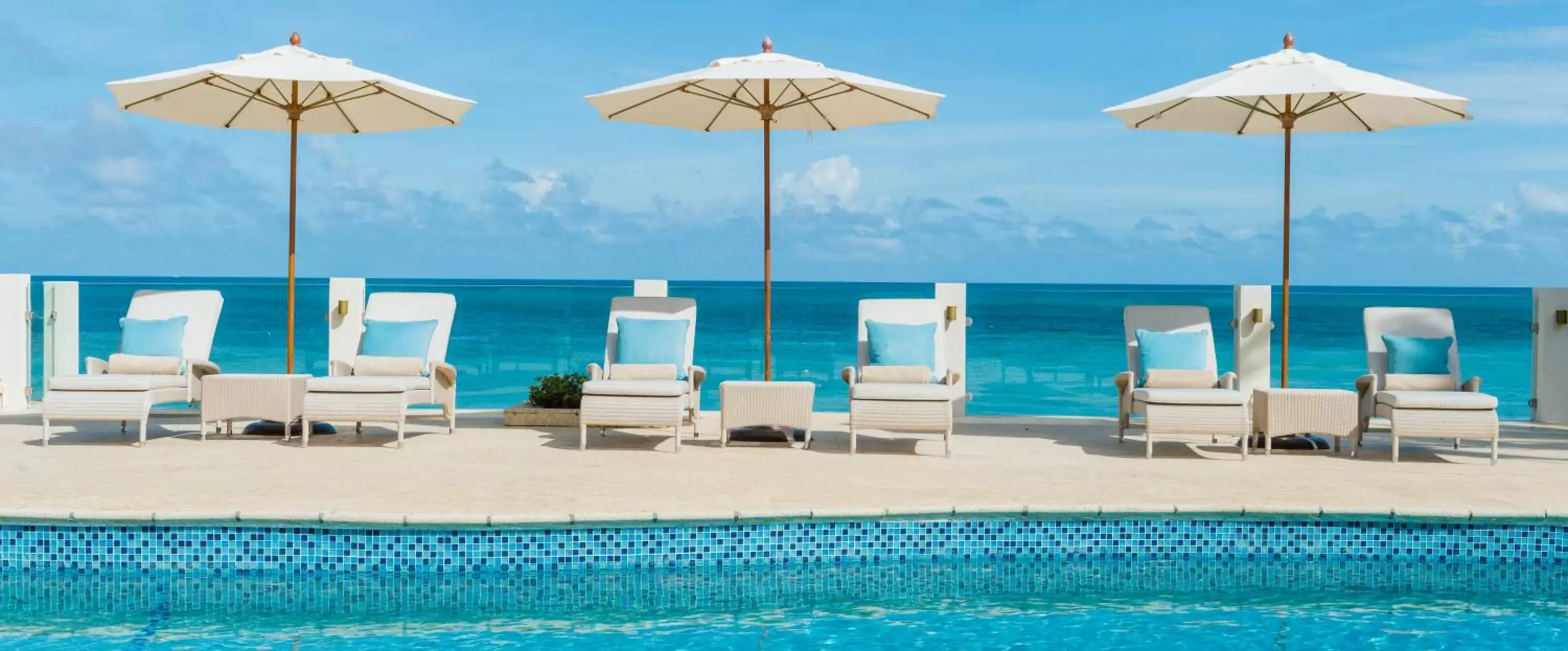 Swimming Pool in Blue Waters Resort and Spa