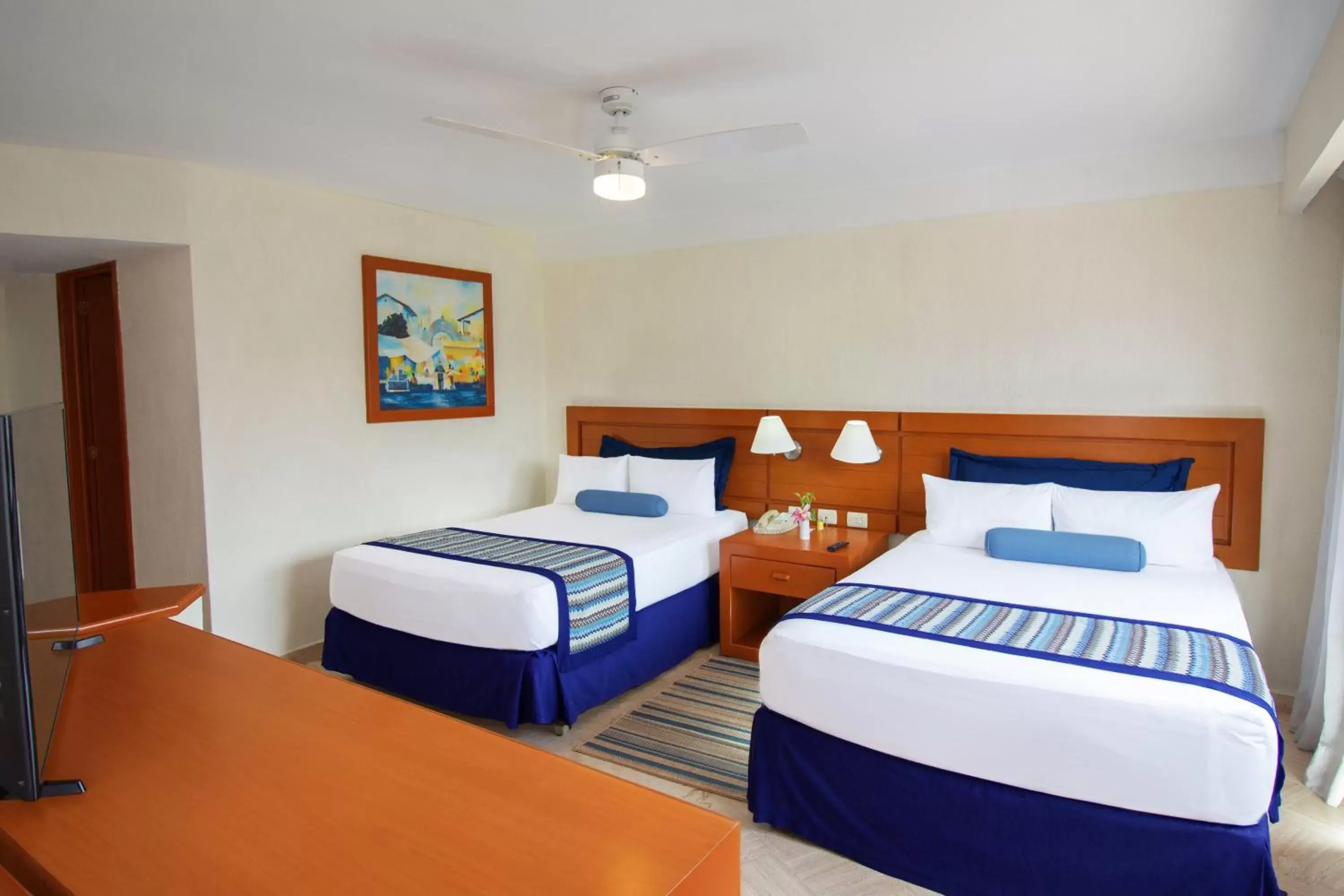 Photo of the whole room, Bed in Plaza Pelicanos Grand Beach Resort All Inclusive