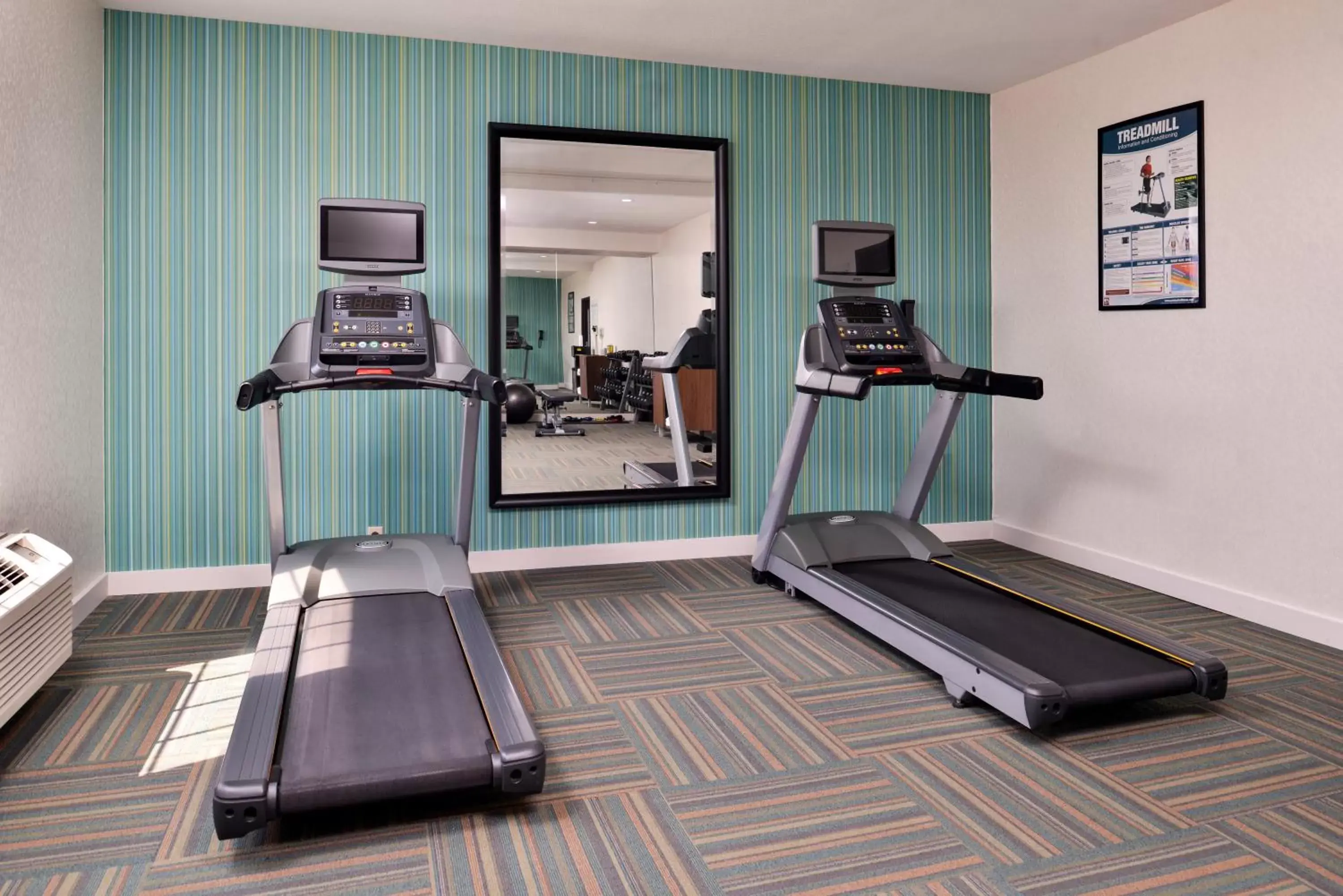 Fitness centre/facilities, Fitness Center/Facilities in Holiday Inn Express Hotel & Suites North Kansas City, an IHG Hotel