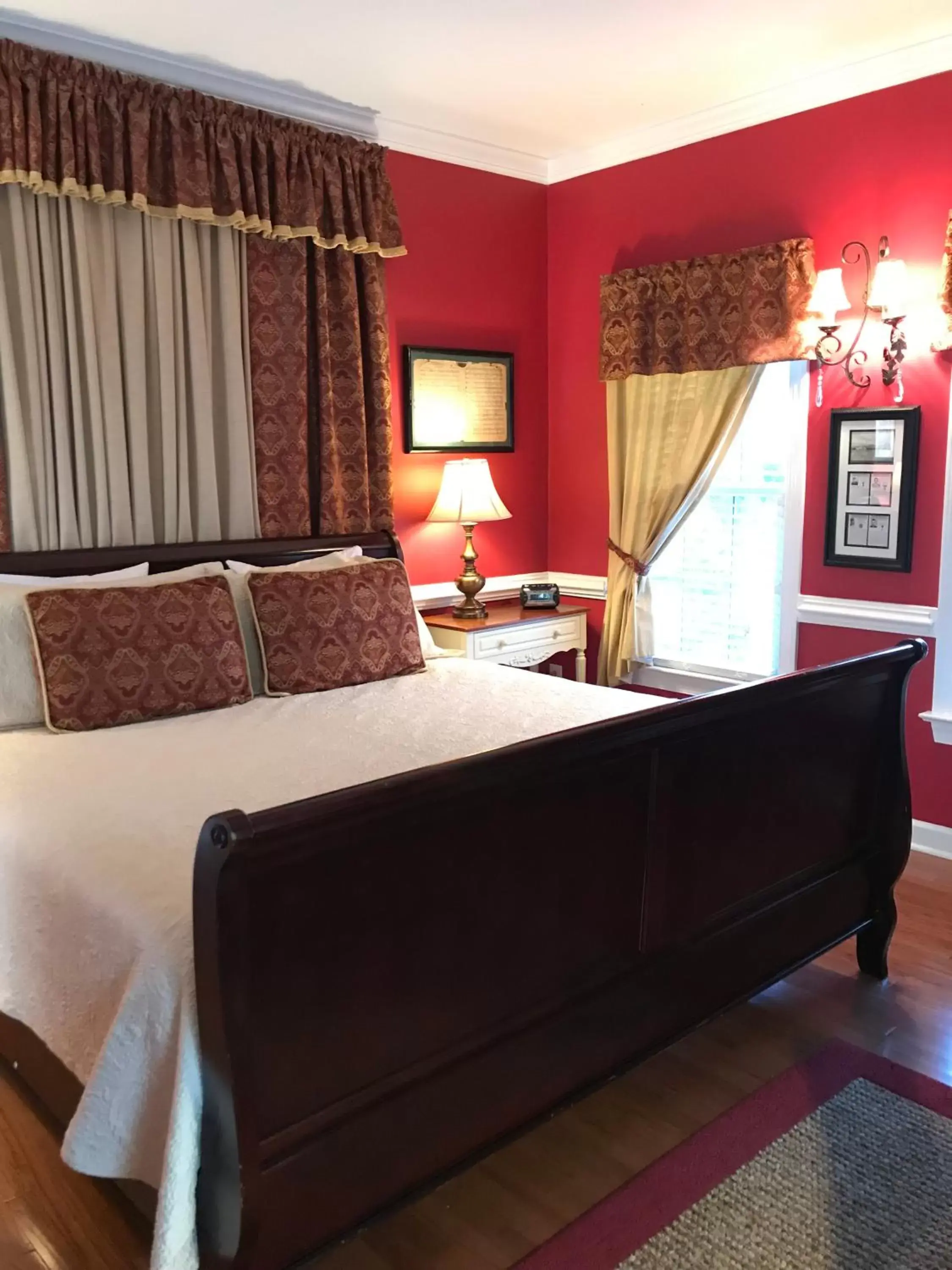 Bedroom, Bed in A Williamsburg White House Inn