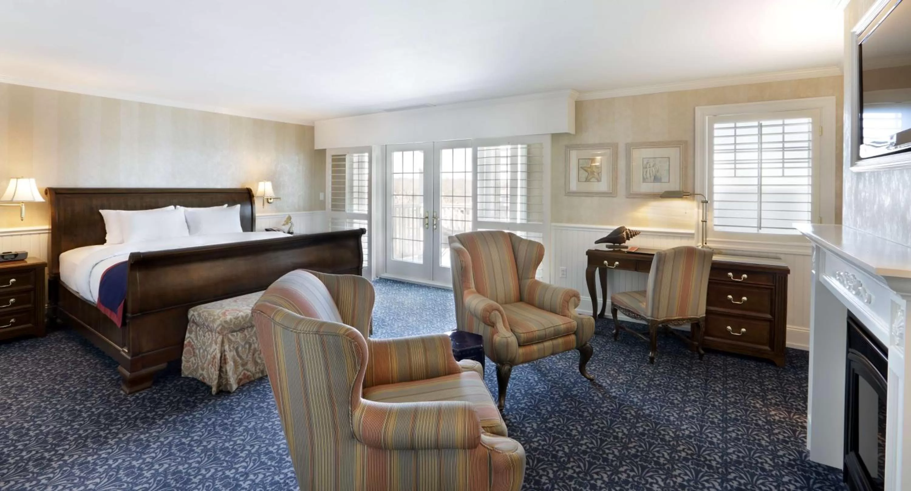 Bedroom, Bed in Madison Beach Hotel, Curio Collection by Hilton