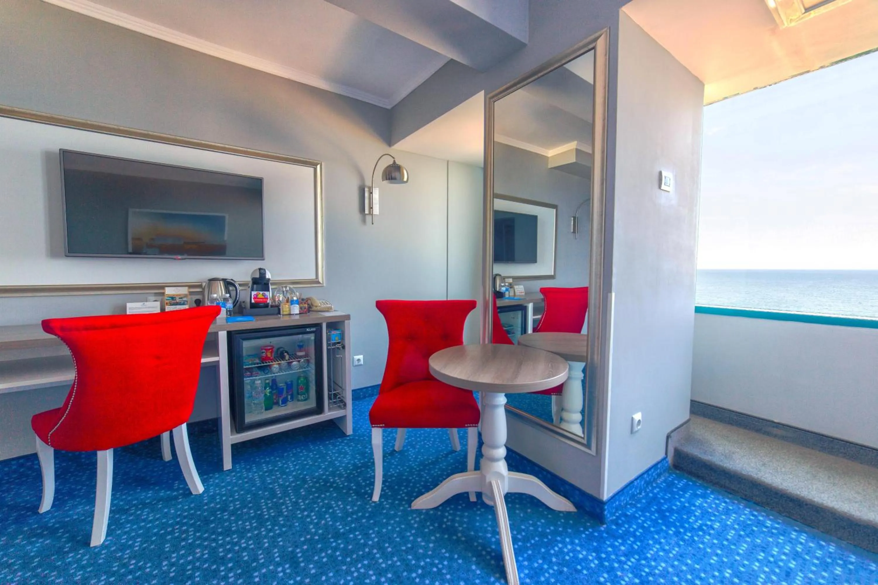 Photo of the whole room in International Hotel Casino & Tower Suites