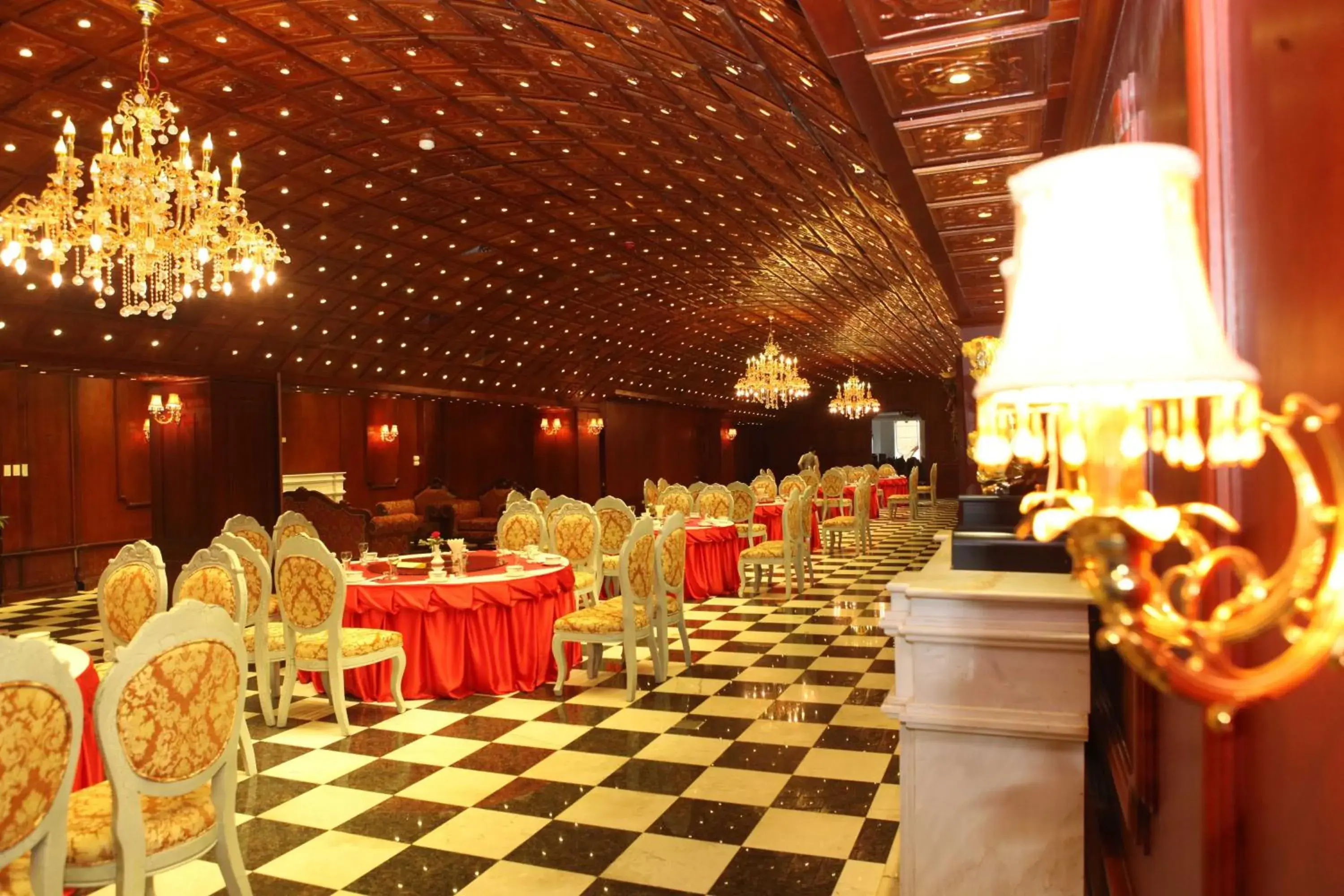Restaurant/places to eat, Banquet Facilities in The Vissai Hotel