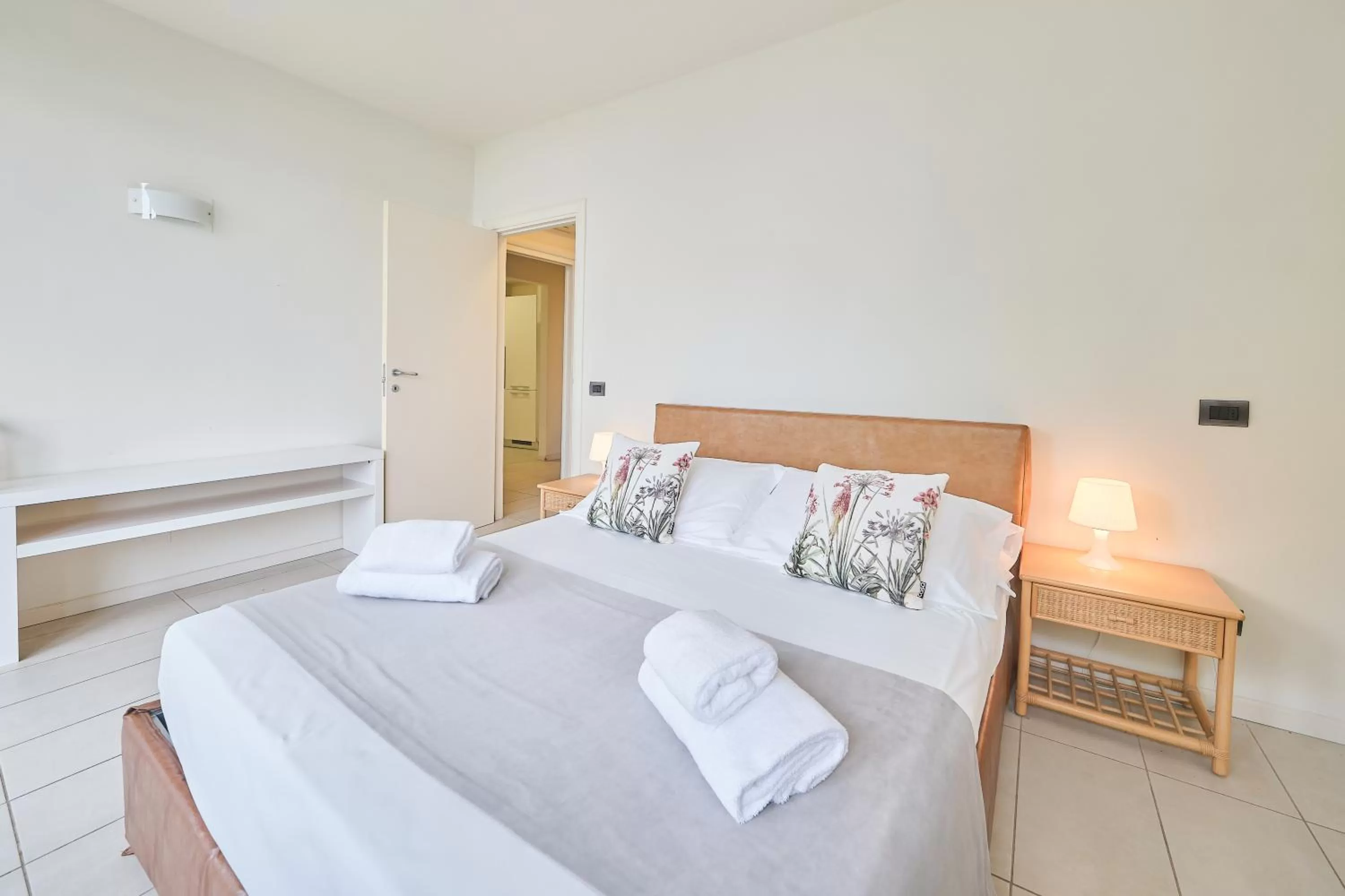 Bedroom, Bed in Front Lake Apartment Bardolino