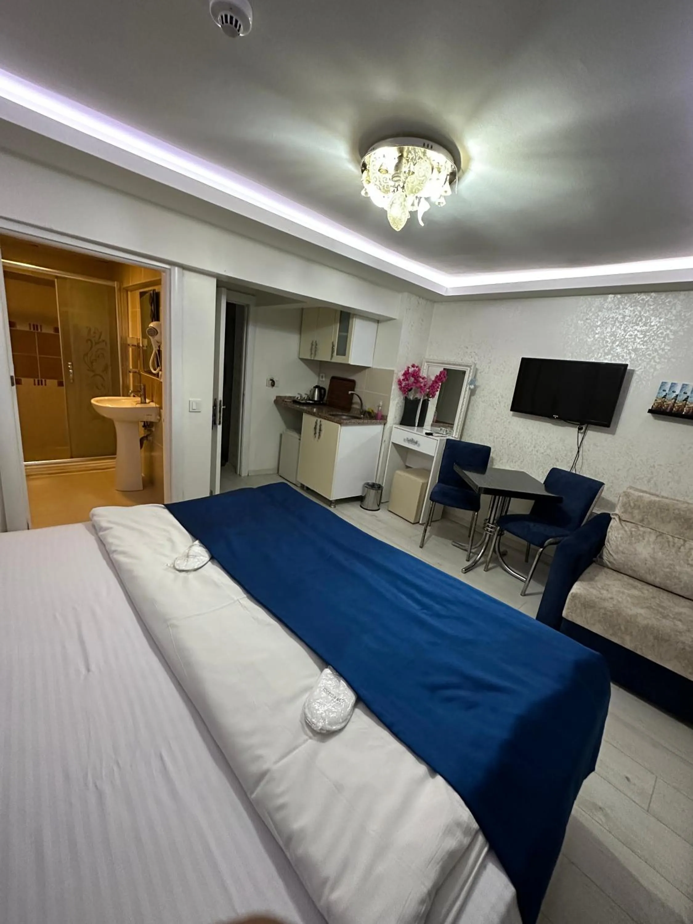 Photo of the whole room, Bed in Taksim Istiklal Suites