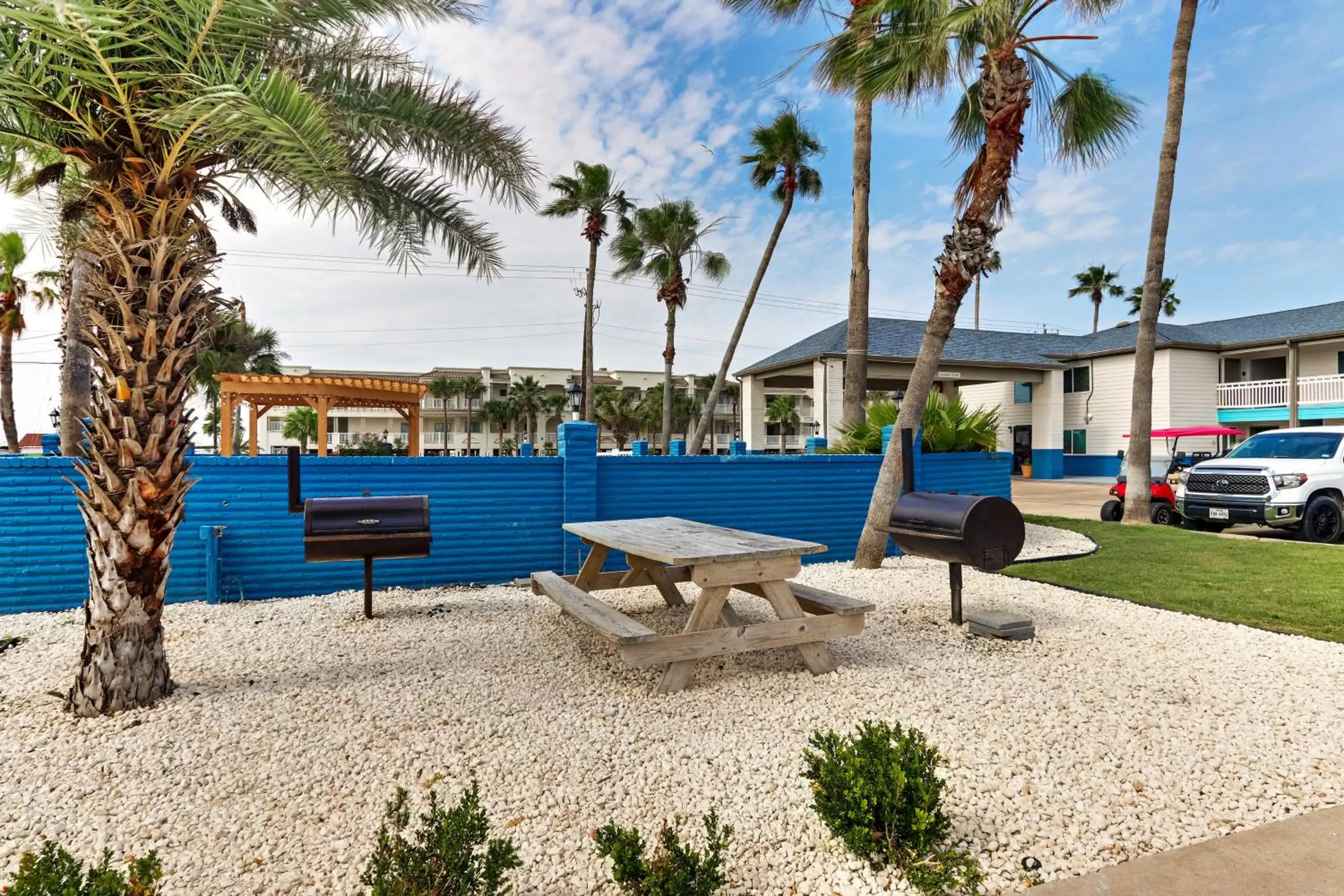 Swimming Pool in Captains Quarters Inn