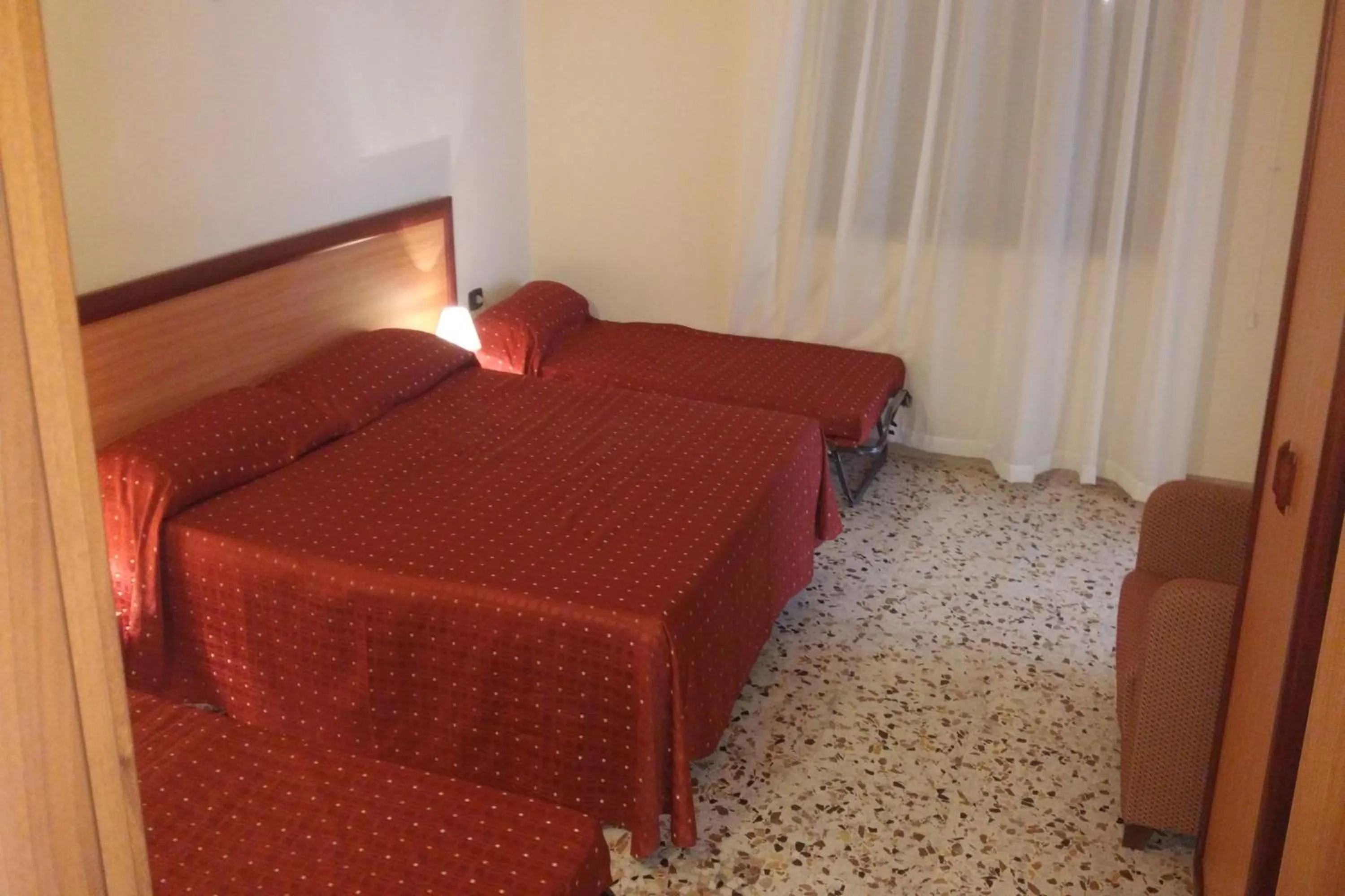 Photo of the whole room, Bed in Hotel La Casa Del Pellegrino