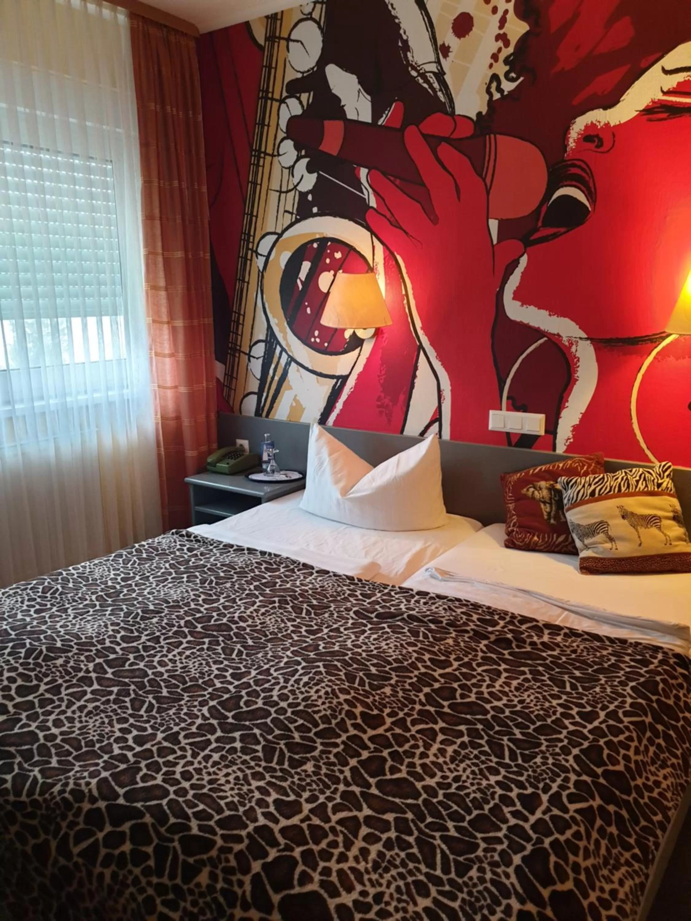 Photo of the whole room, Bed in Hotel Zur Fichtenbreite -Garni-