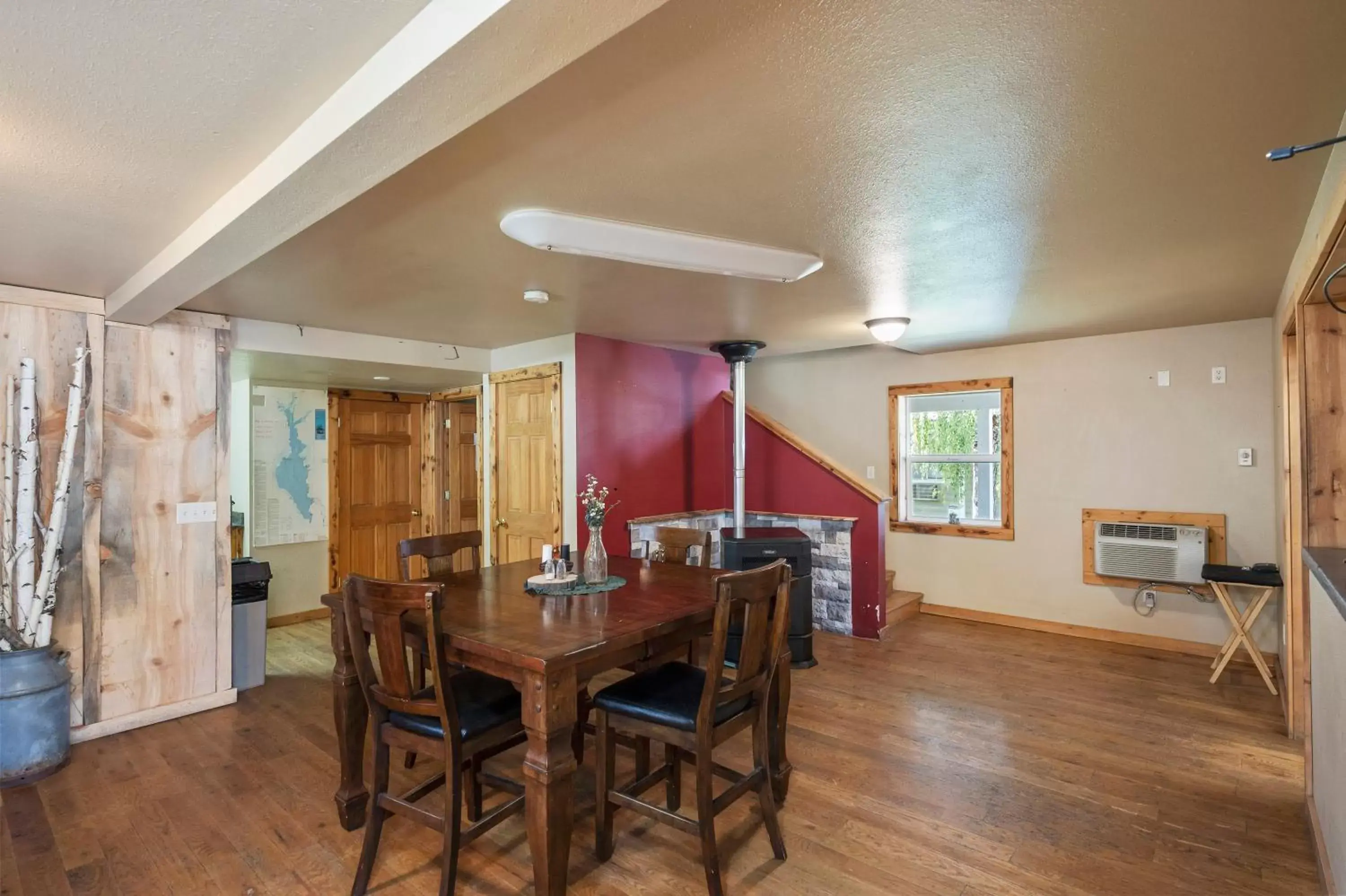 Dining Area in Birch Glen Lodge