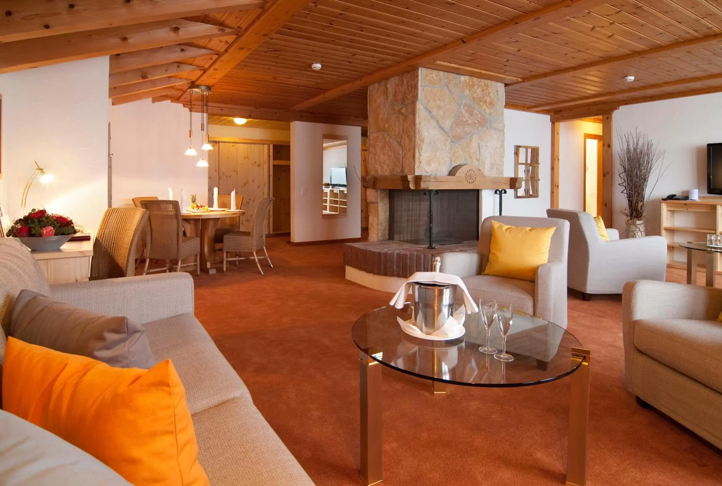 Living room, Lounge/Bar in Sunstar Hotel & SPA Grindelwald