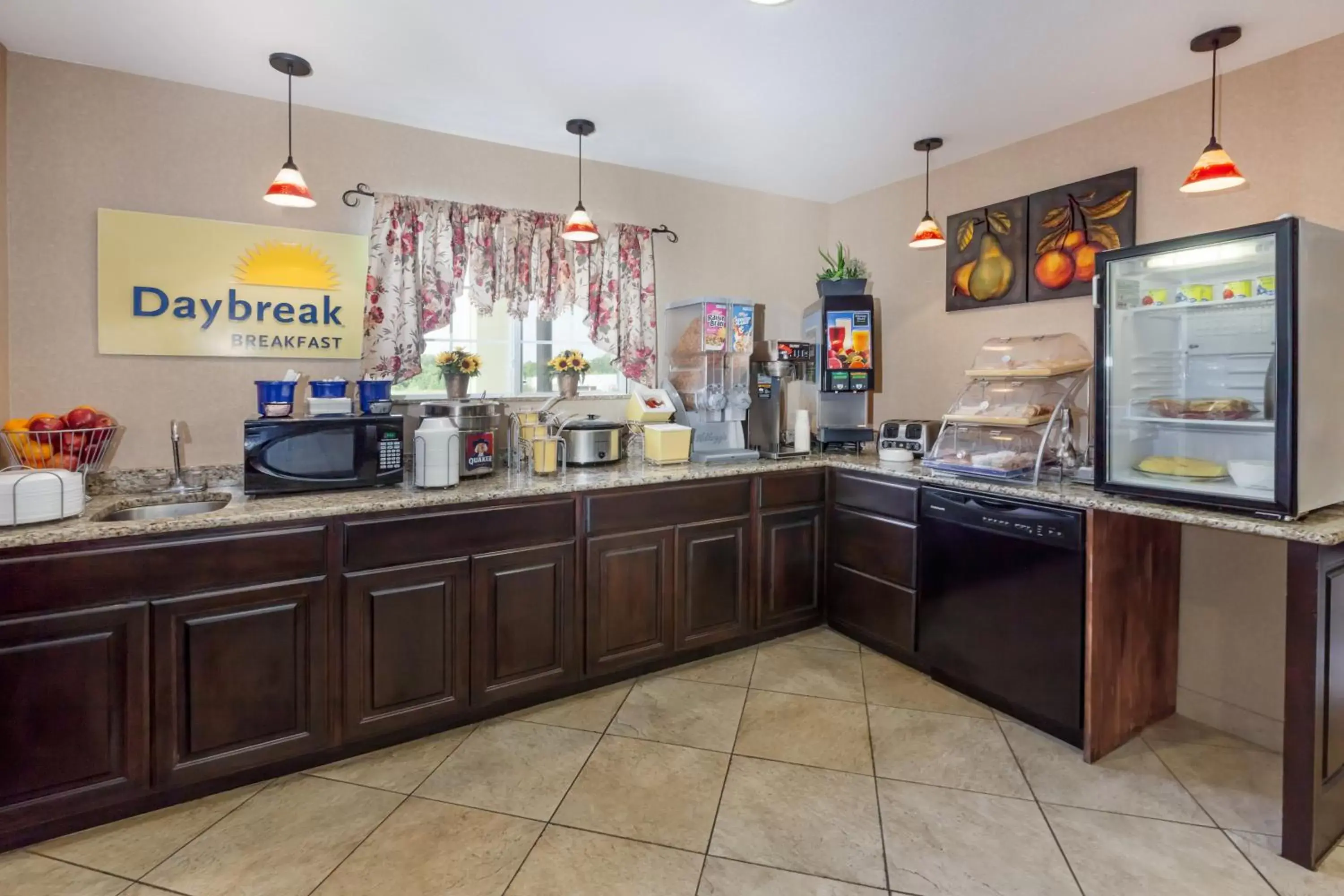 Continental breakfast, Restaurant/Places to Eat in Days Inn by Wyndham Central City