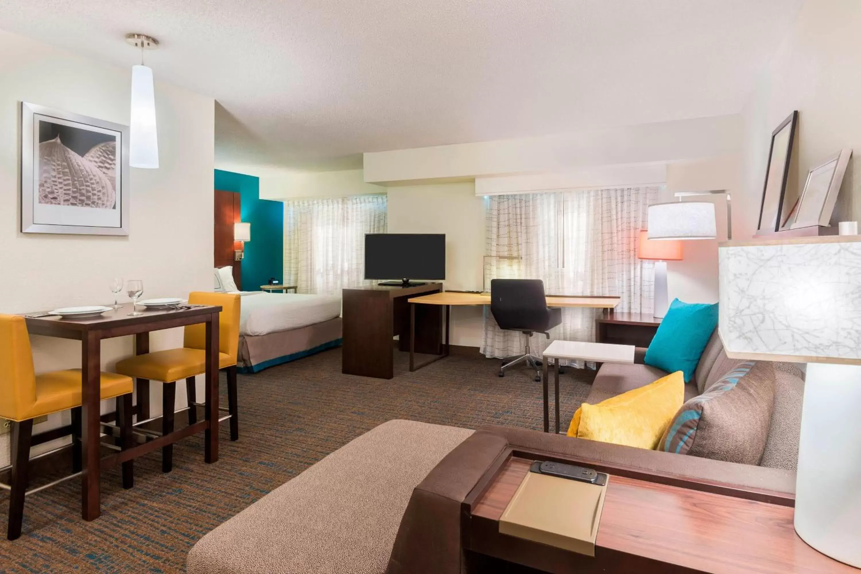Photo of the whole room, Seating Area in Residence Inn Tallahassee North I-10 Capital Circle