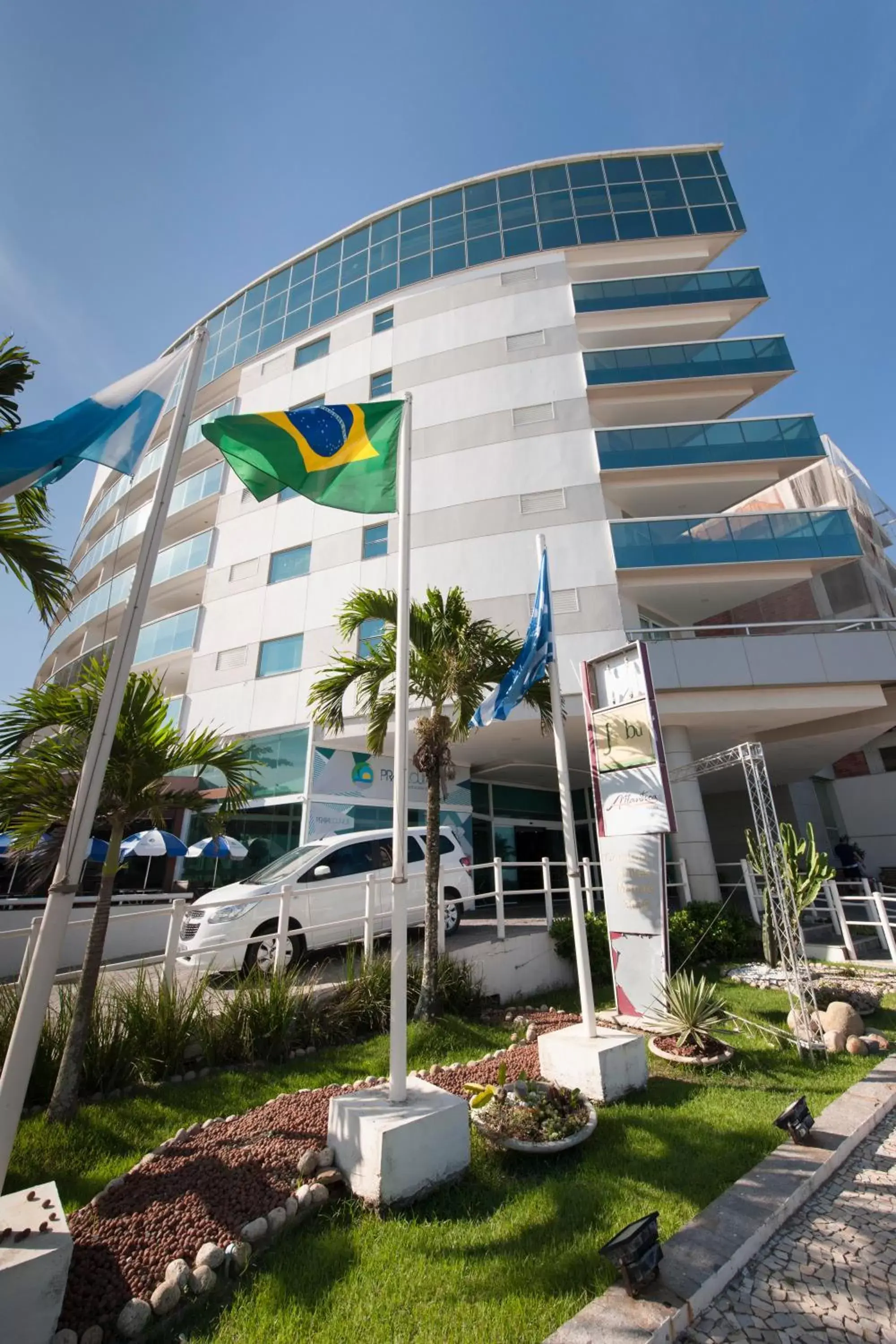 Facade/entrance, Property Building in Comfort Suites Macaé