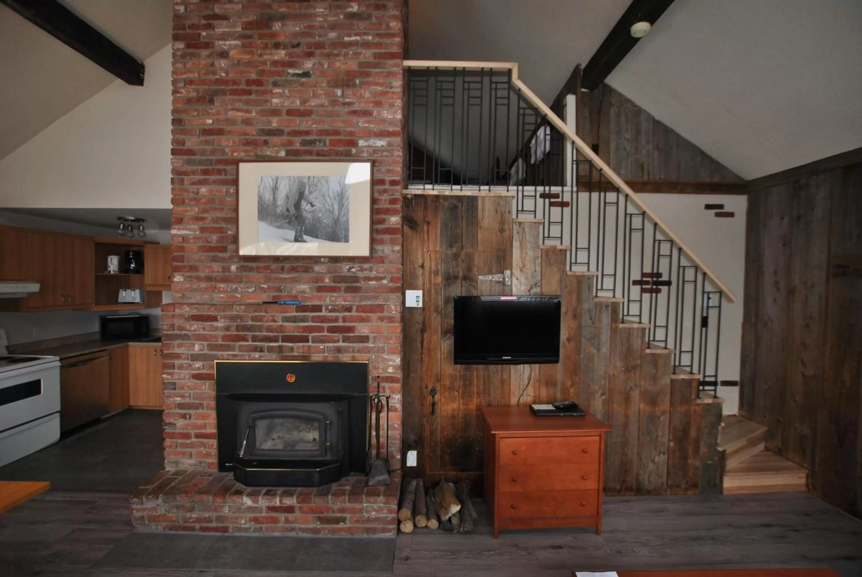 TV/Entertainment Center in Le Montagnard, Auberge Hôtel & Chalets