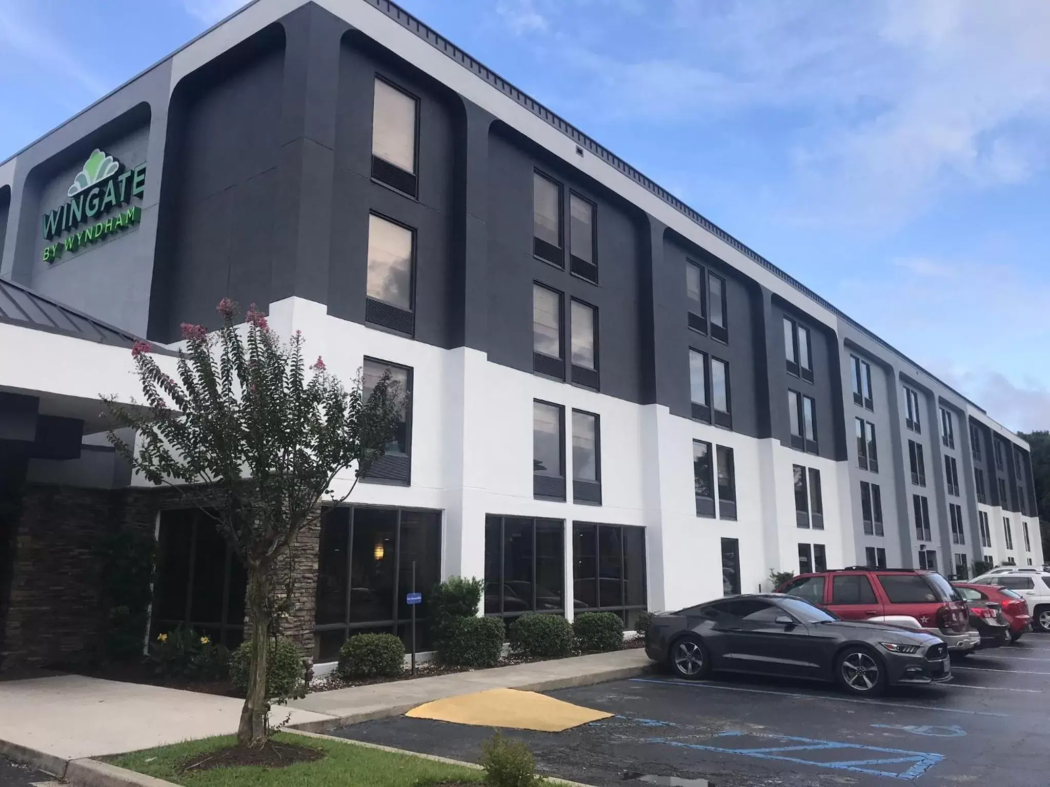 Facade/entrance, Property Building in Wingate by Wyndham Charleston Coliseum Facade/entrance, Property Building in Wingate by Wyndham Charleston Coliseum