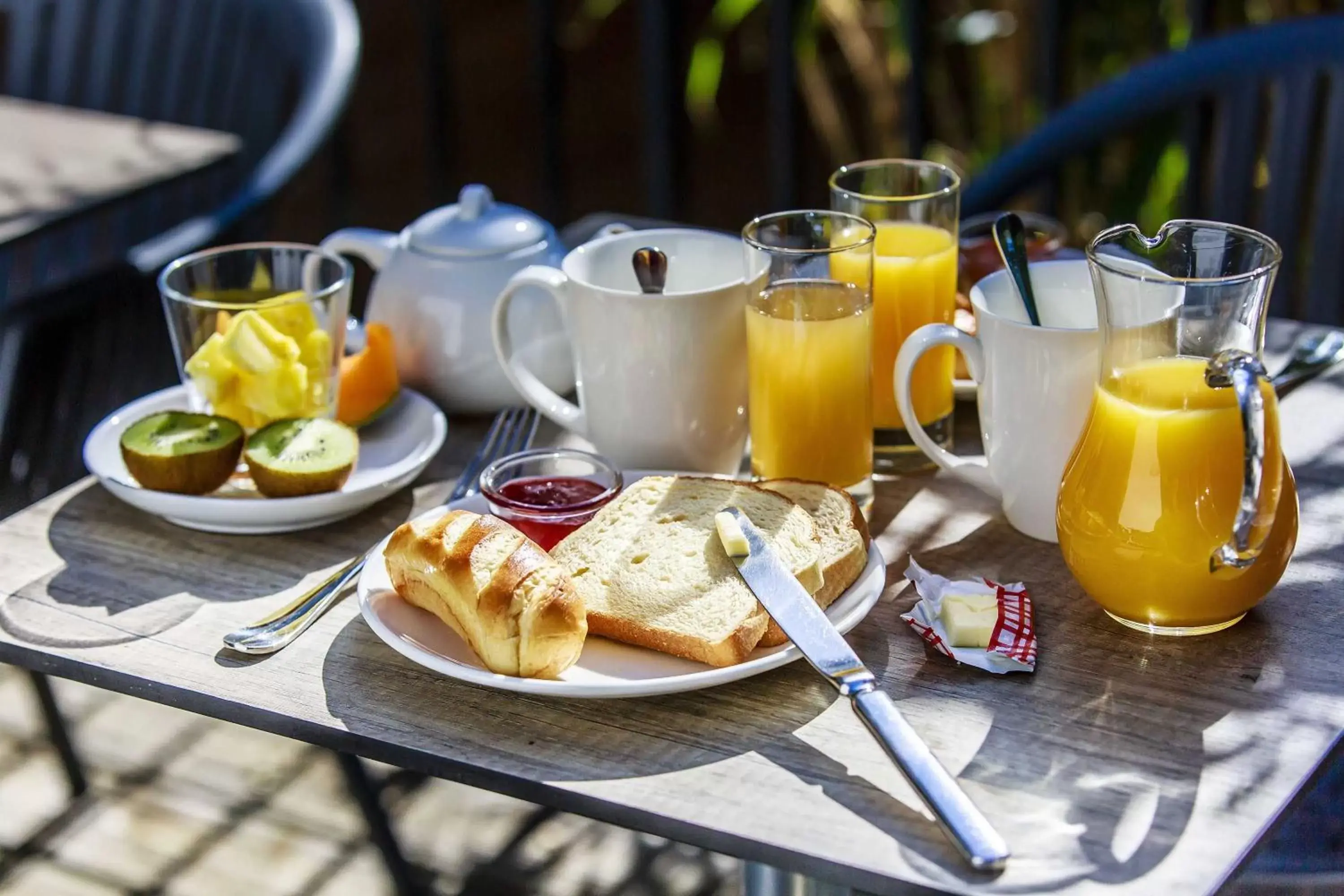 Breakfast in Best Western Hôtel Garden and Spa