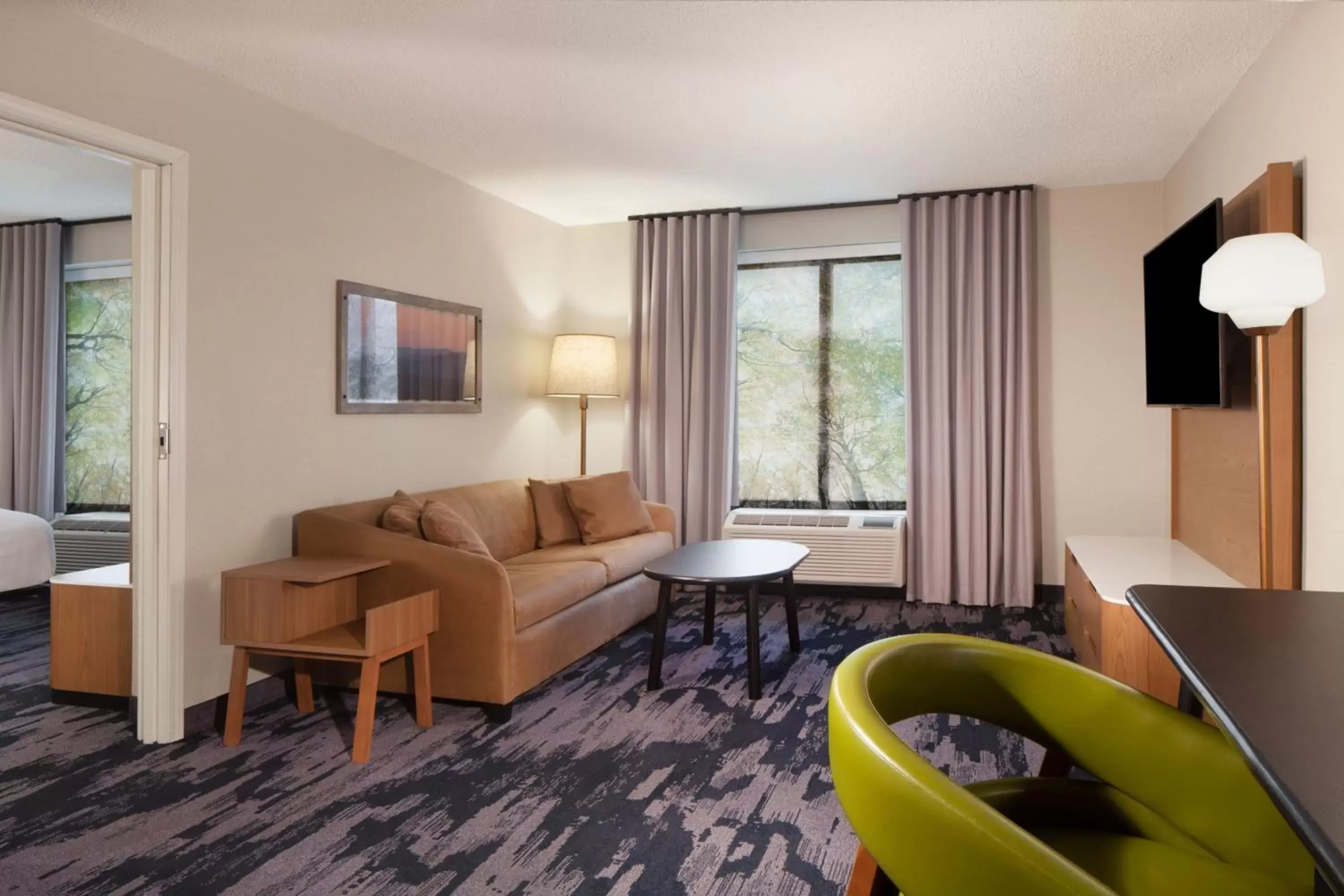 Living room, Seating Area in Fairfield Inn & Suites by Marriott Charleston