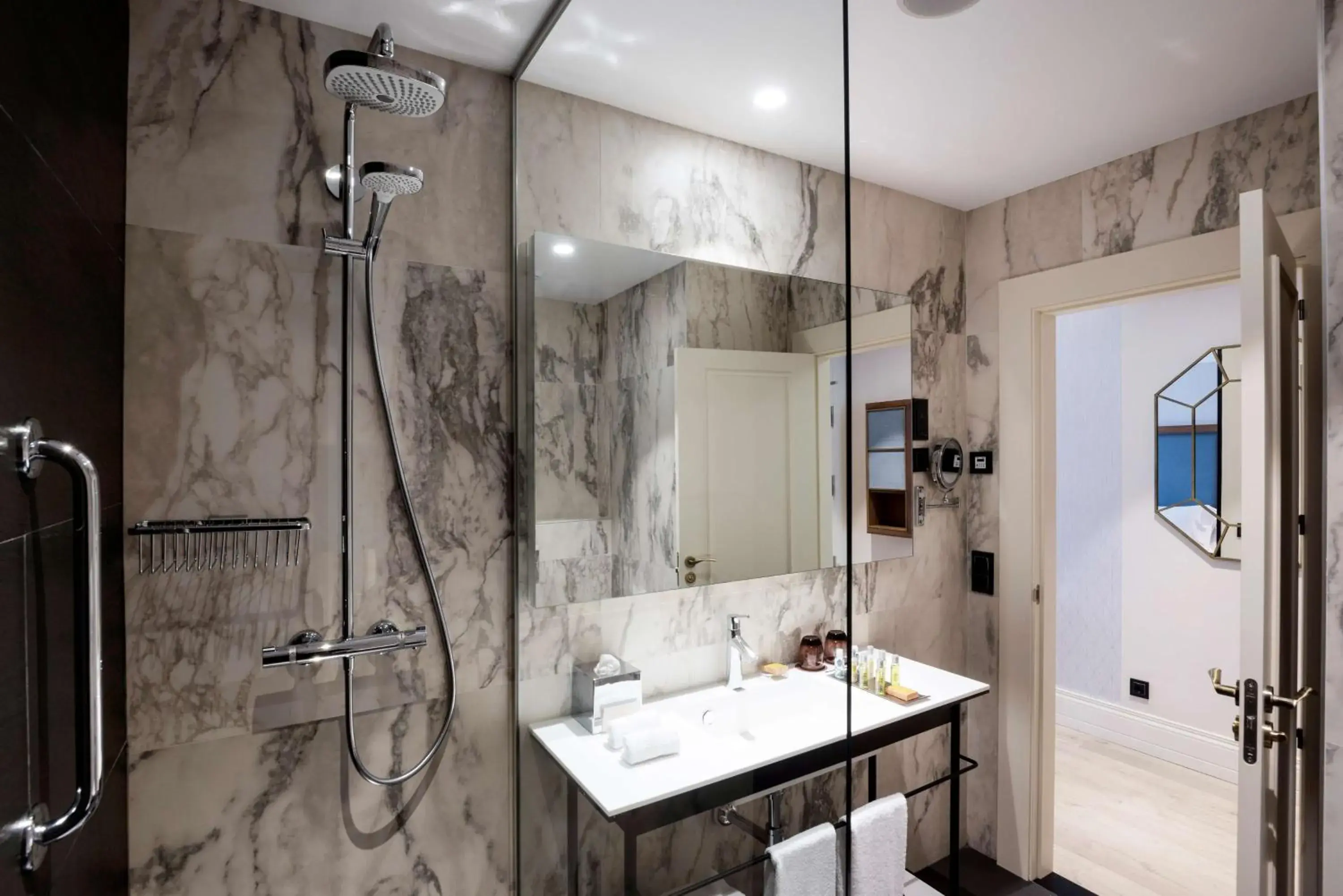 Bathroom in DoubleTree by Hilton Madrid-Prado