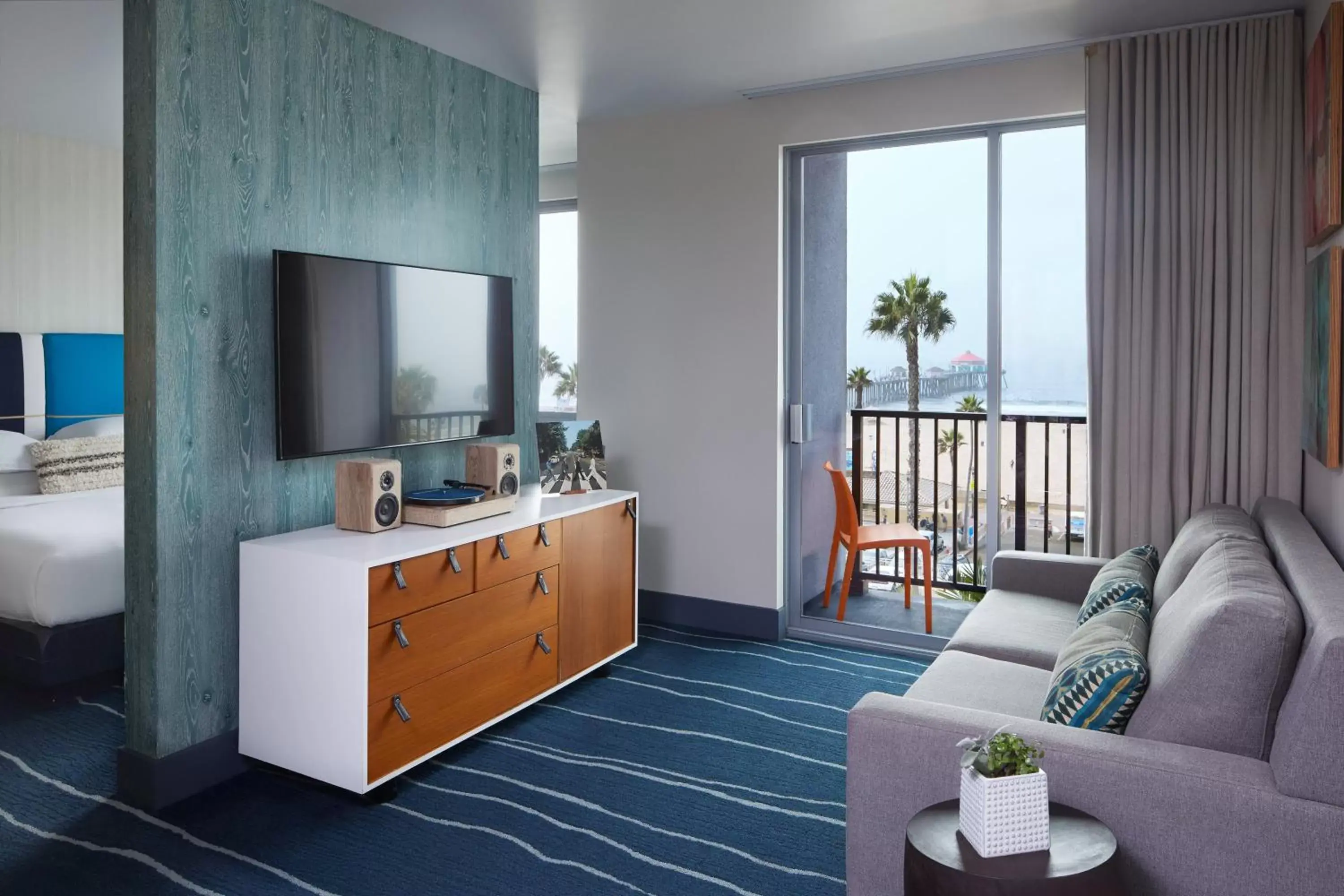 Photo of the whole room, Seating Area in Kimpton Shorebreak Huntington Beach Resort, an IHG Hotel