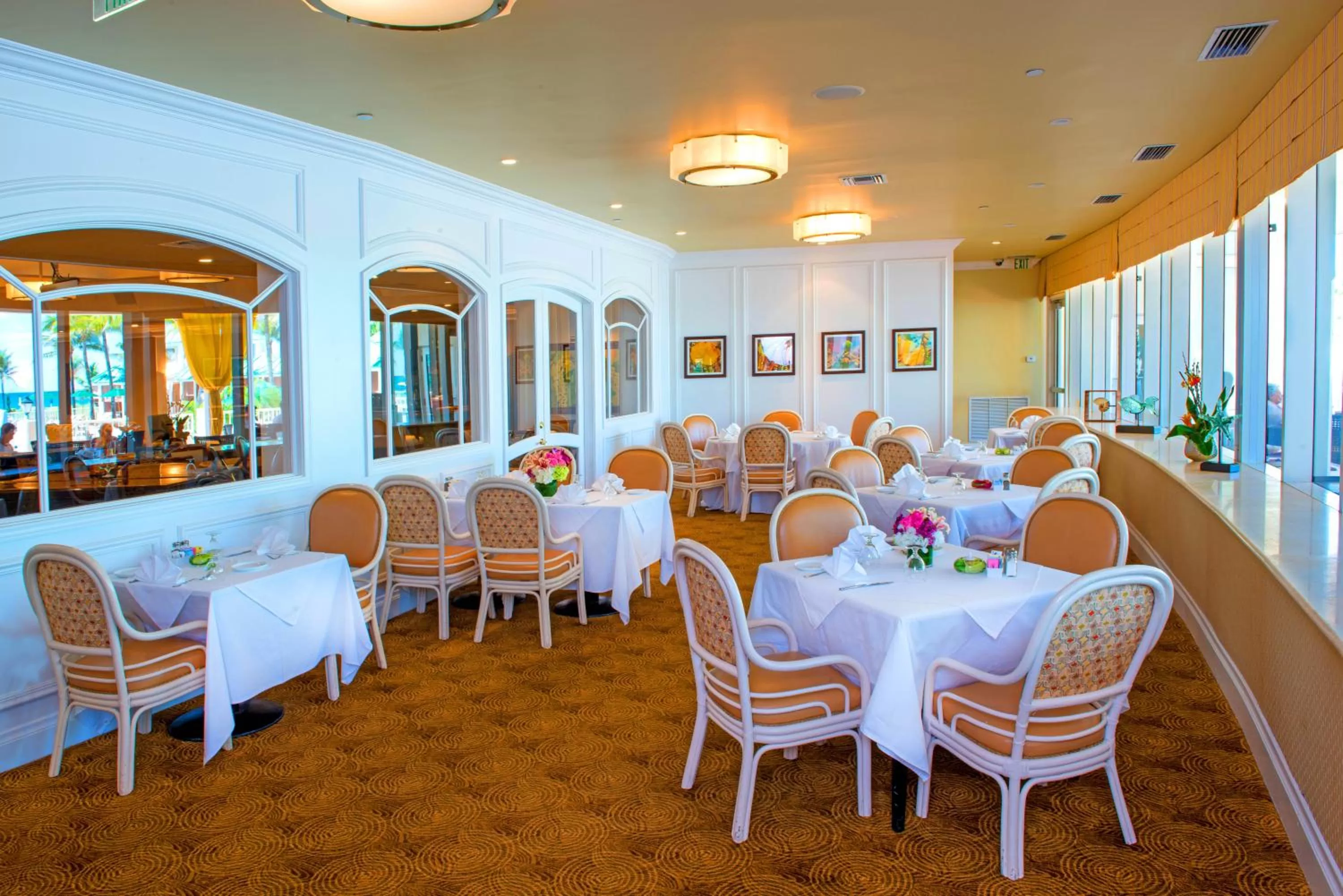 Restaurant/places to eat in Sea View Hotel