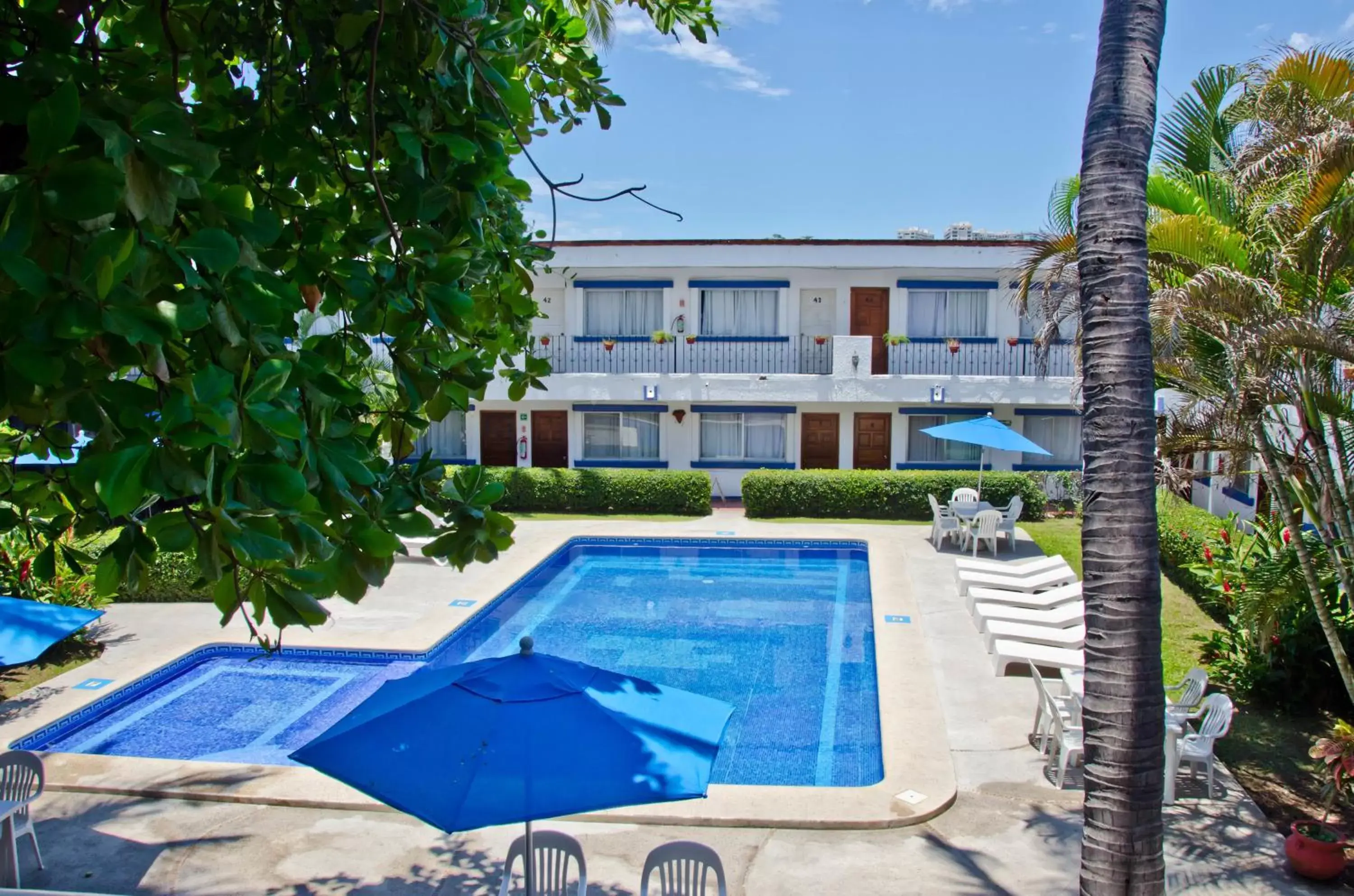 Garden, Swimming Pool in Hotel Hacienda Vallarta - Playa Las Glorias