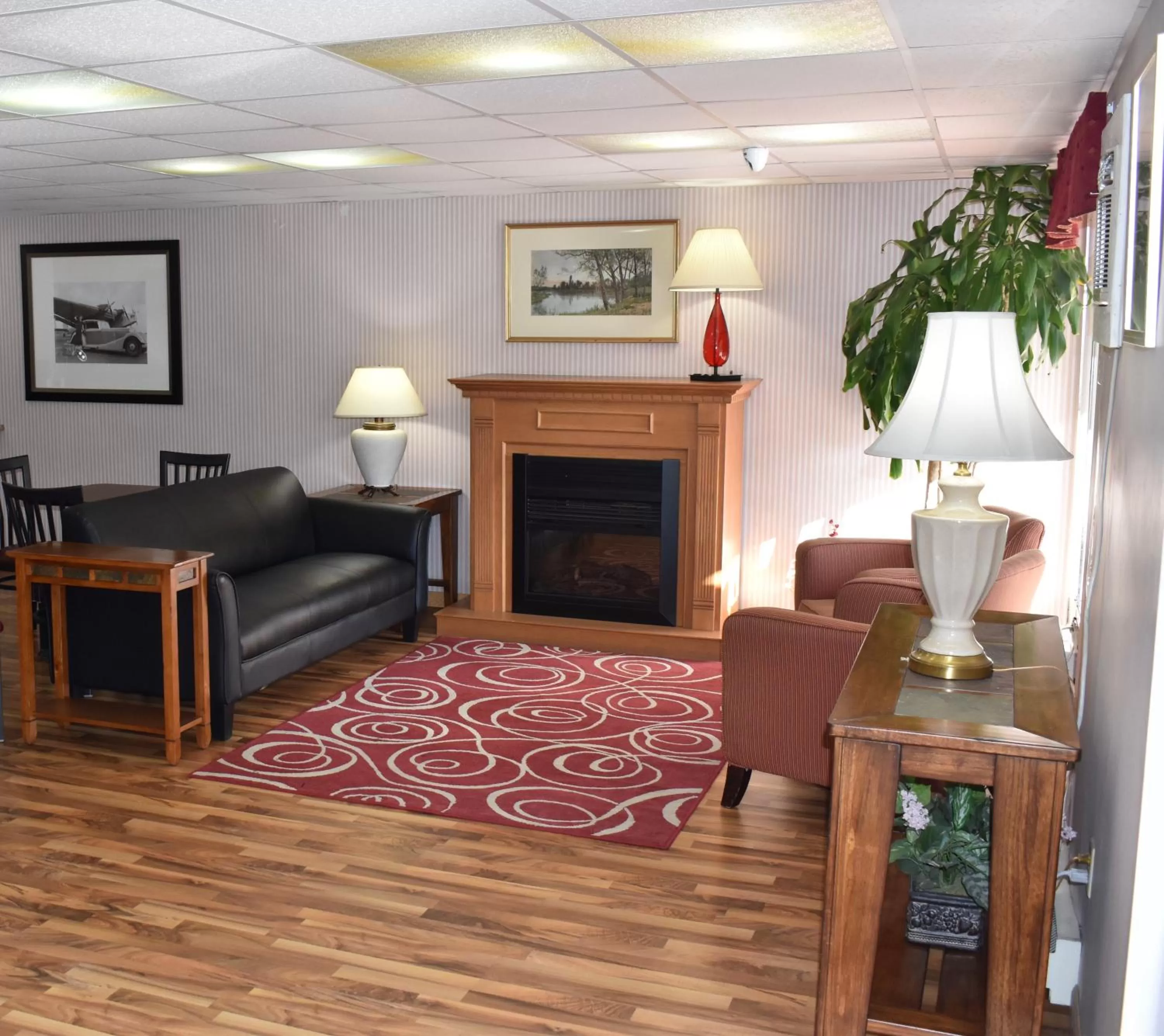 Lobby or reception, Seating Area in Bridge Views Inn Stroudsburg