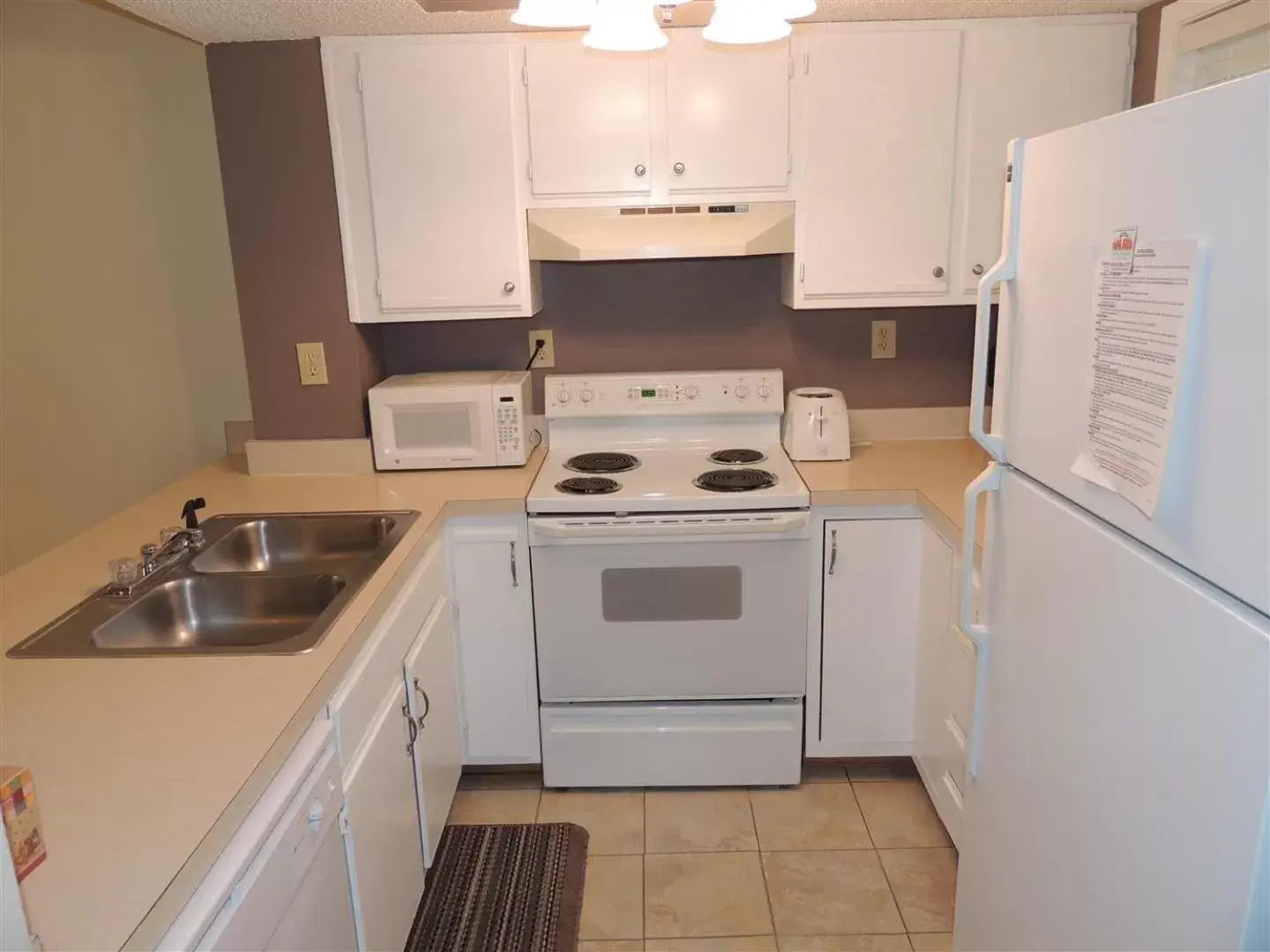 Kitchen or kitchenette, Kitchen/Kitchenette in Beach Vacation Condos