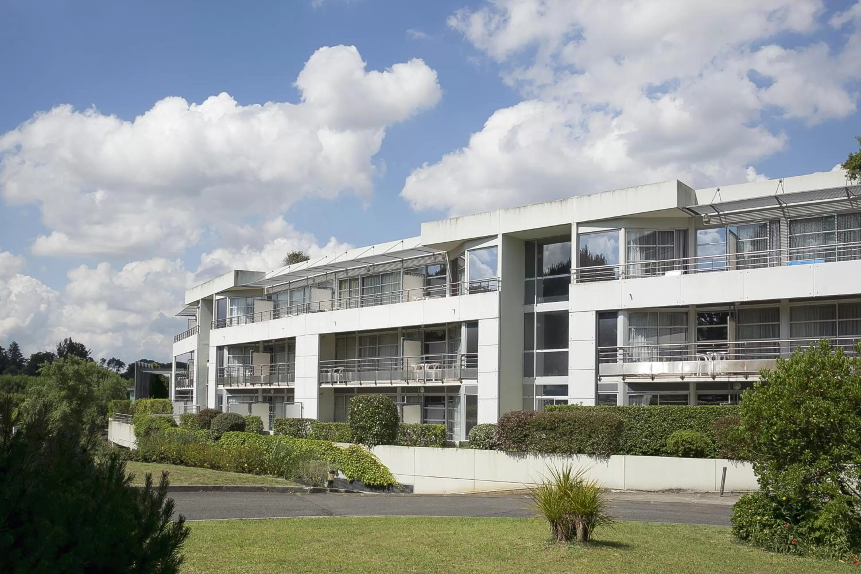 Property building in Best Western Hotel Sourcéo