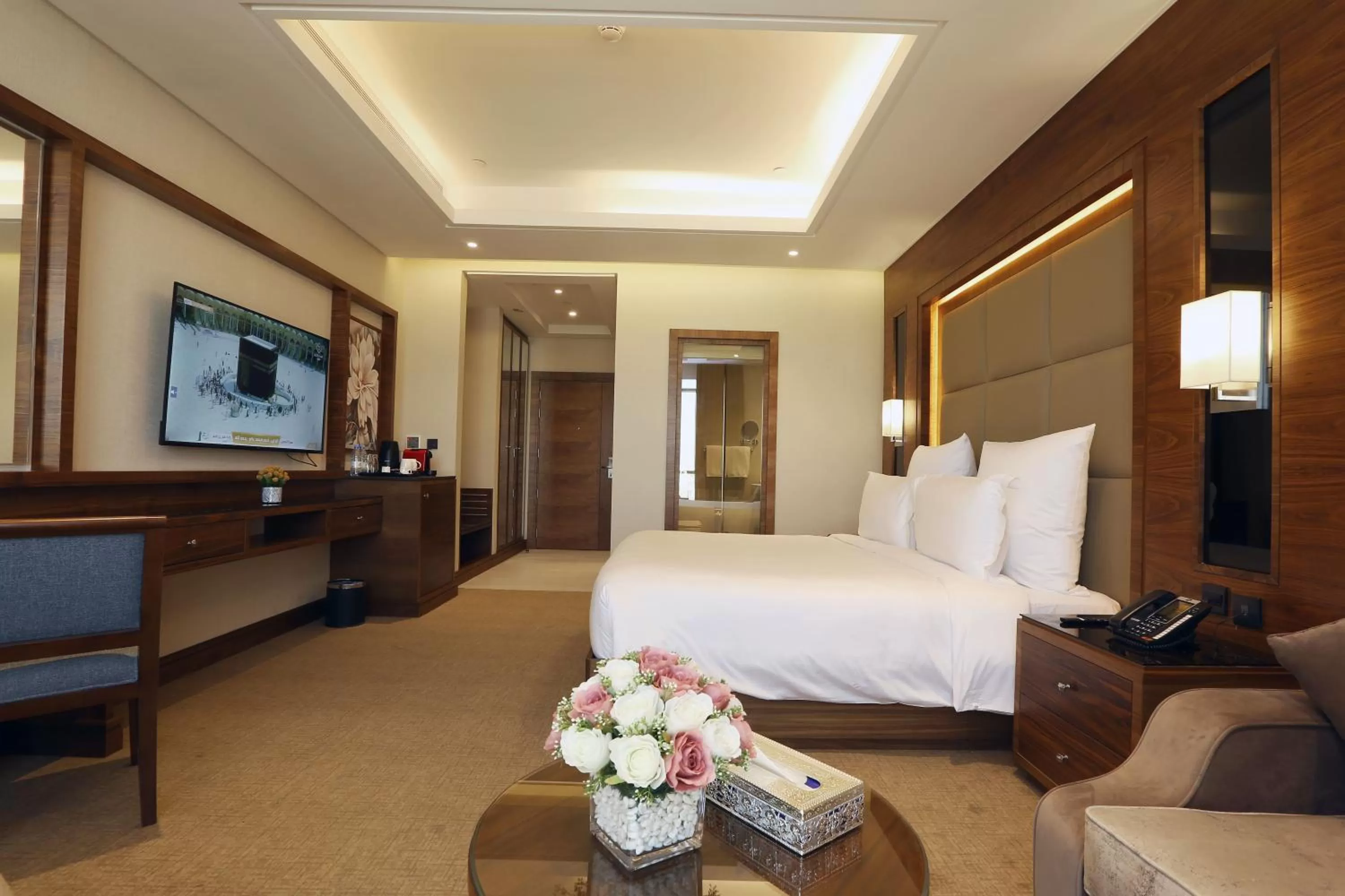Property building, Bed in Weekend Hotel Sari