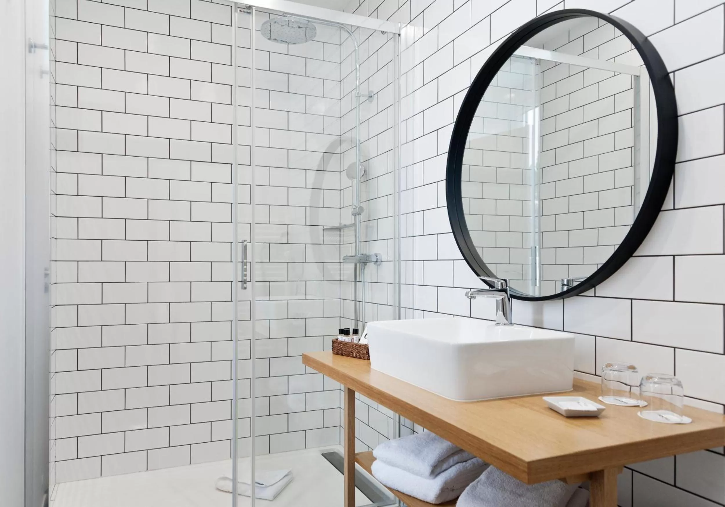 Shower in Hôtel Les Costans, The Originals Relais