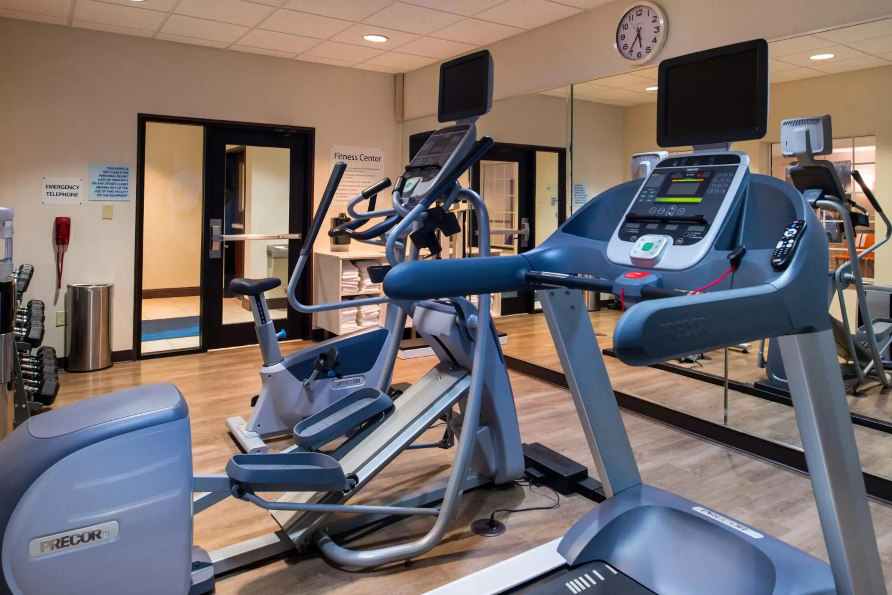 Fitness centre/facilities, Fitness Center/Facilities in Holiday Inn Express & Suites Pittsburg, an IHG Hotel