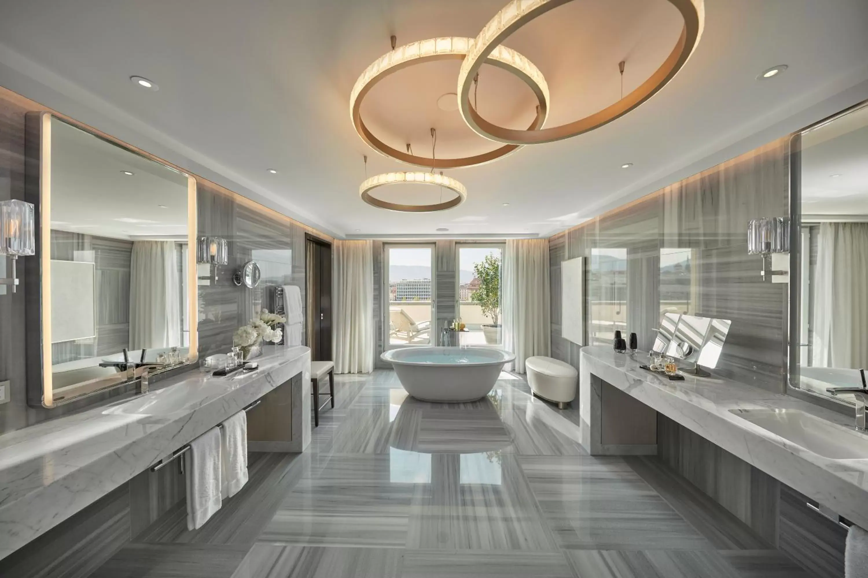 Bathroom, Kitchen/Kitchenette in Mandarin Oriental, Geneva