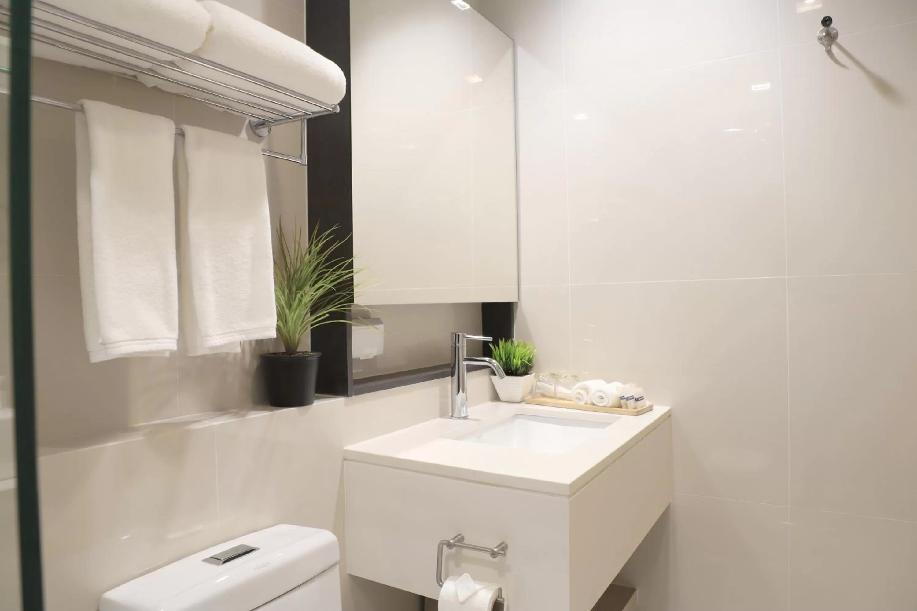 Bathroom in Alix Bangkok Hotel