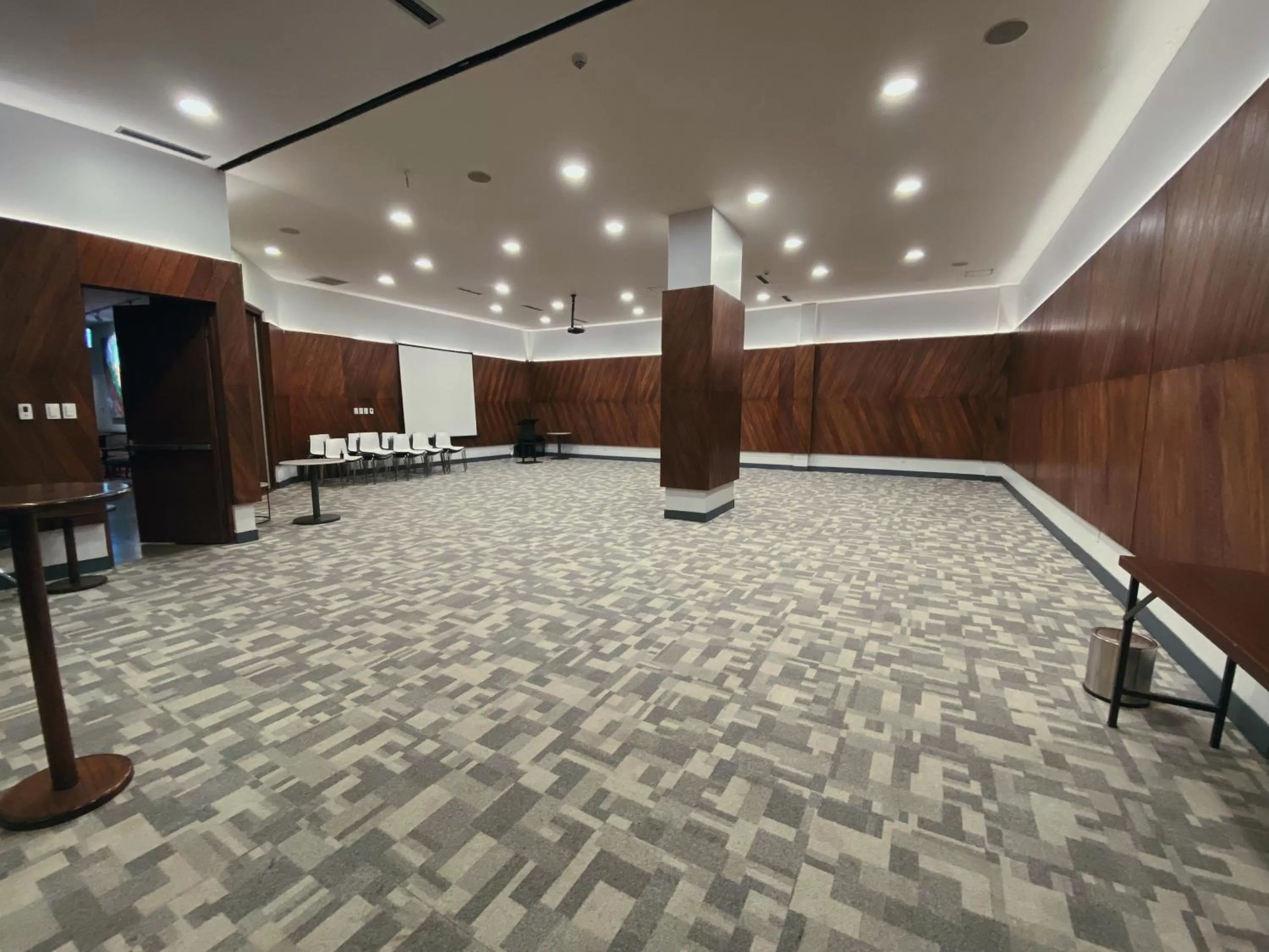 Meeting/conference room in Atix Hotel, a Member of Design Hotels