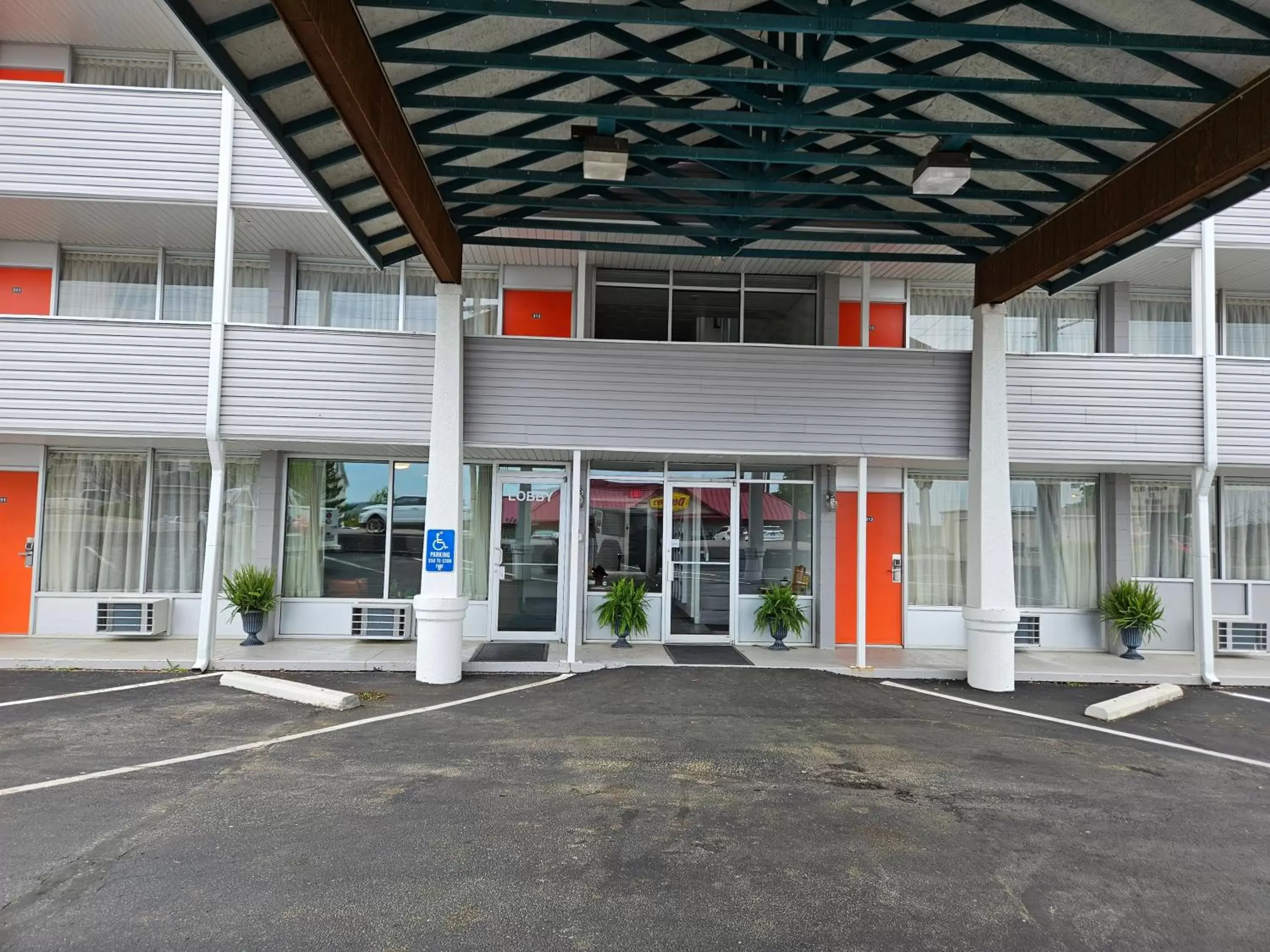 Property building in The Branson Welcome Inn Property building in The Branson Welcome Inn