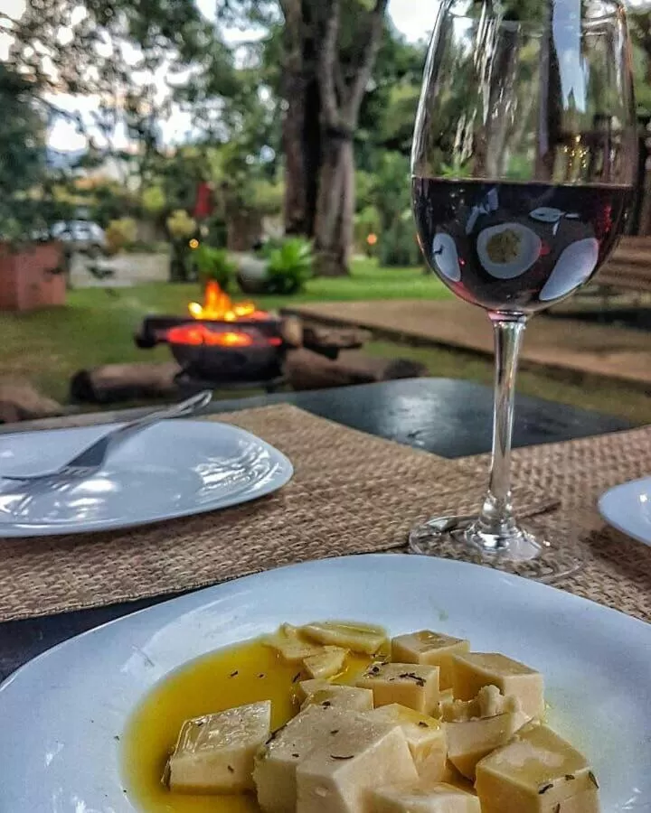 A Mi Manera Pousada , cerveja própria e Bistrô !