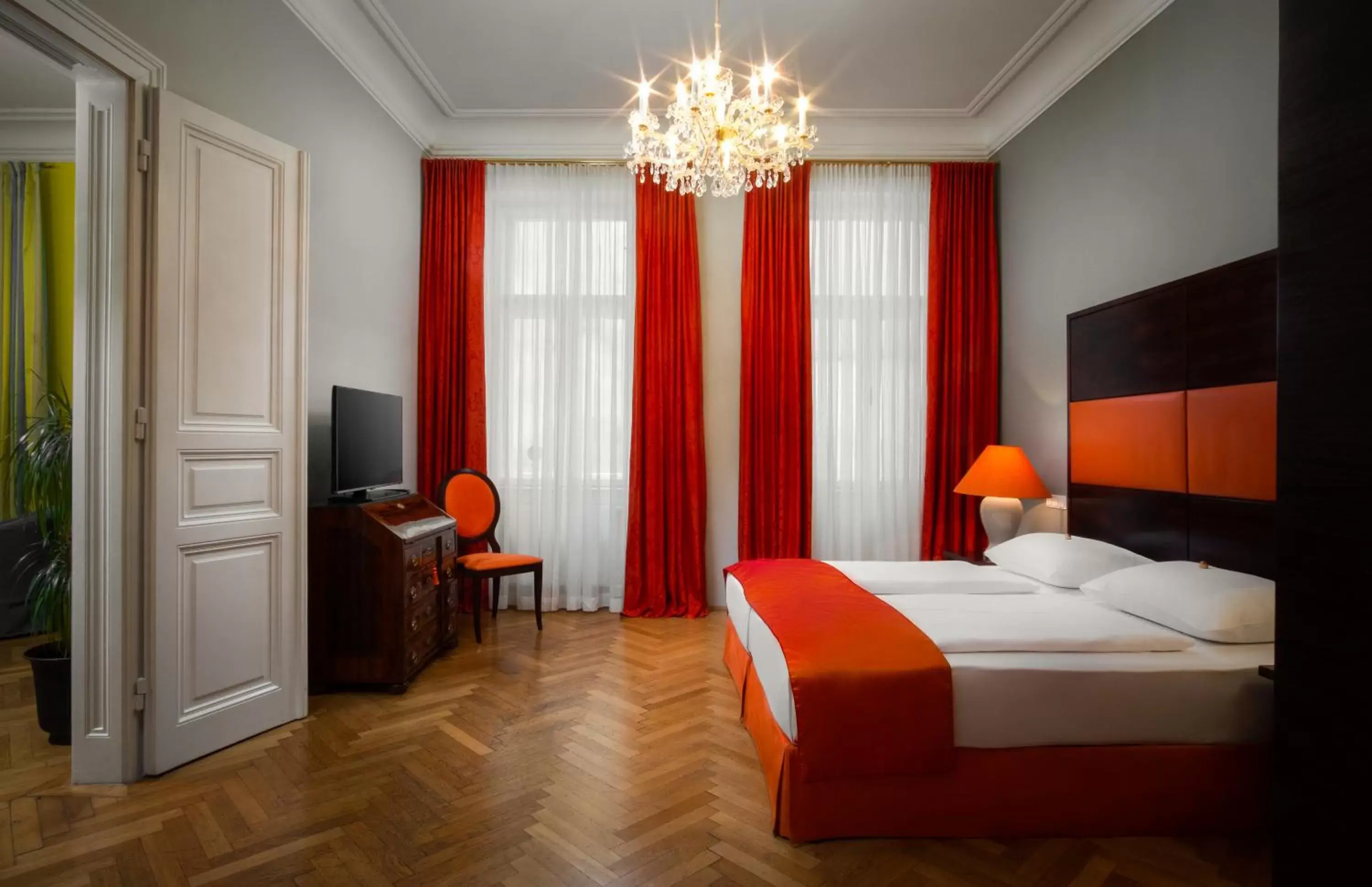 Photo of the whole room, Bed in Appartement-Hotel an der Riemergasse