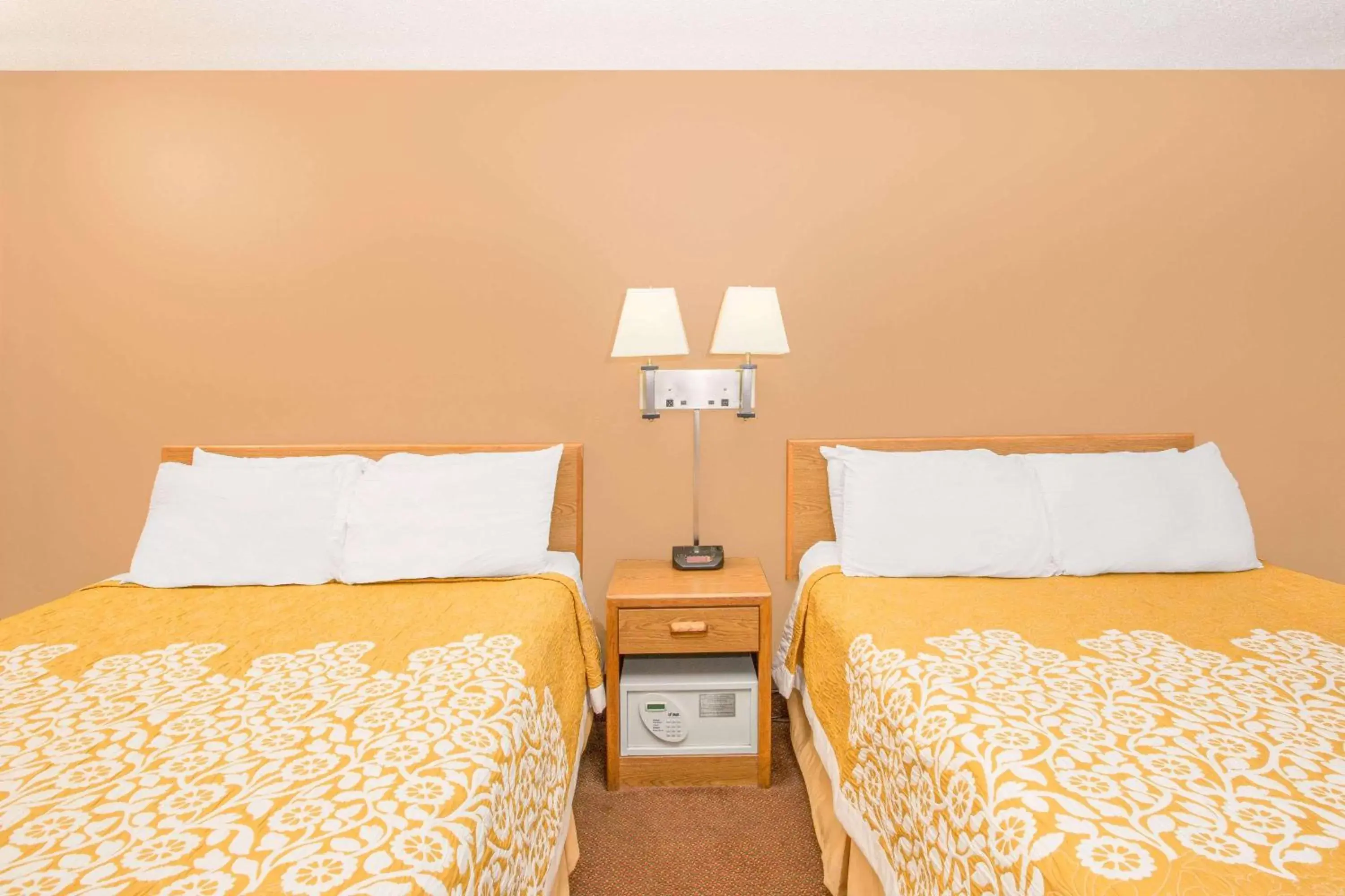 Photo of the whole room, Bed in Days Inn by Wyndham Worthington Photo of the whole room, Bed in Days Inn by Wyndham Worthington