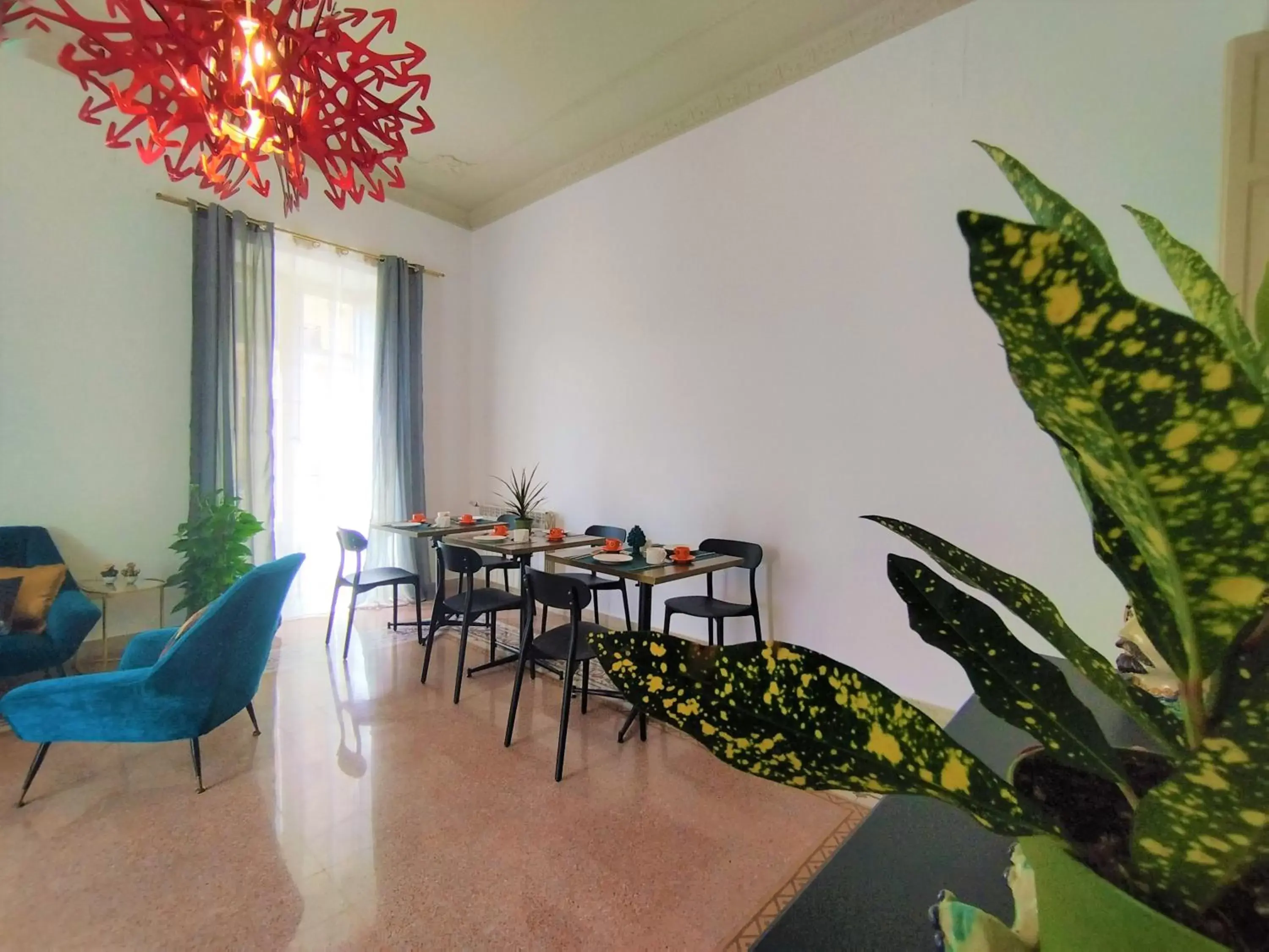 Lobby or reception, Dining Area in AUSA suites