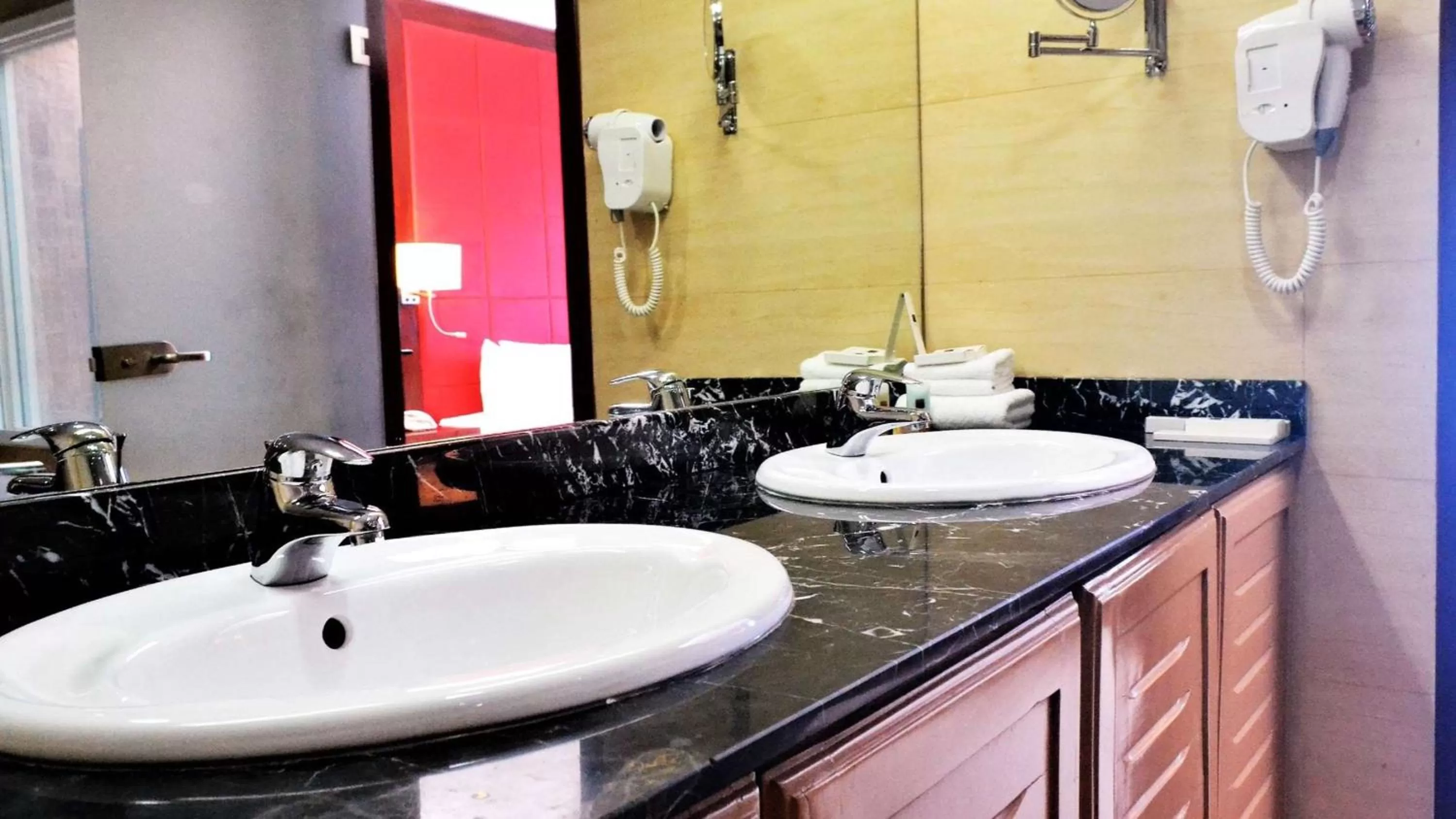 Photo of the whole room in Best Western Plus Serene Atlantic Hotel