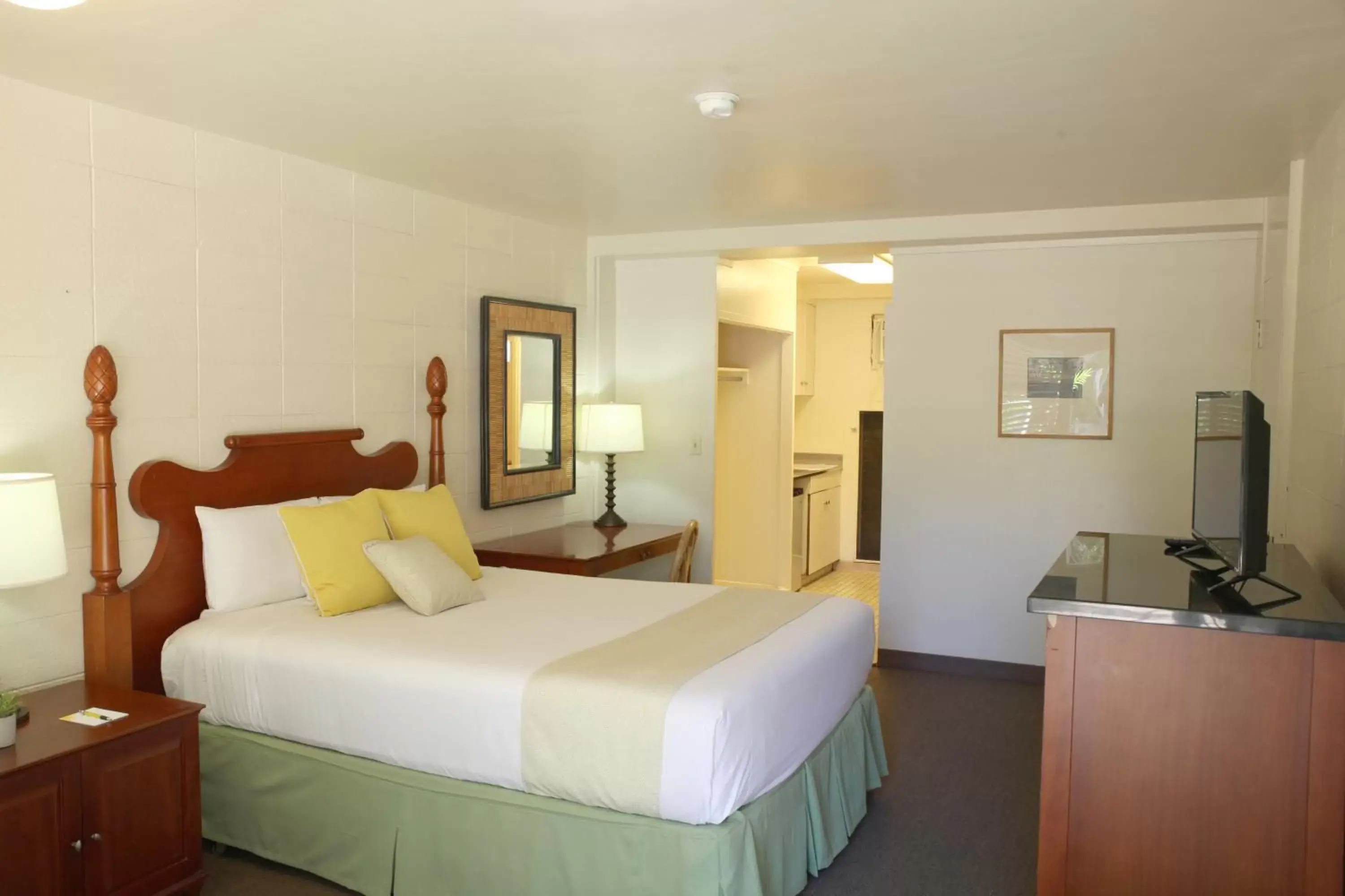 Bedroom in Waikiki Heritage Hotel