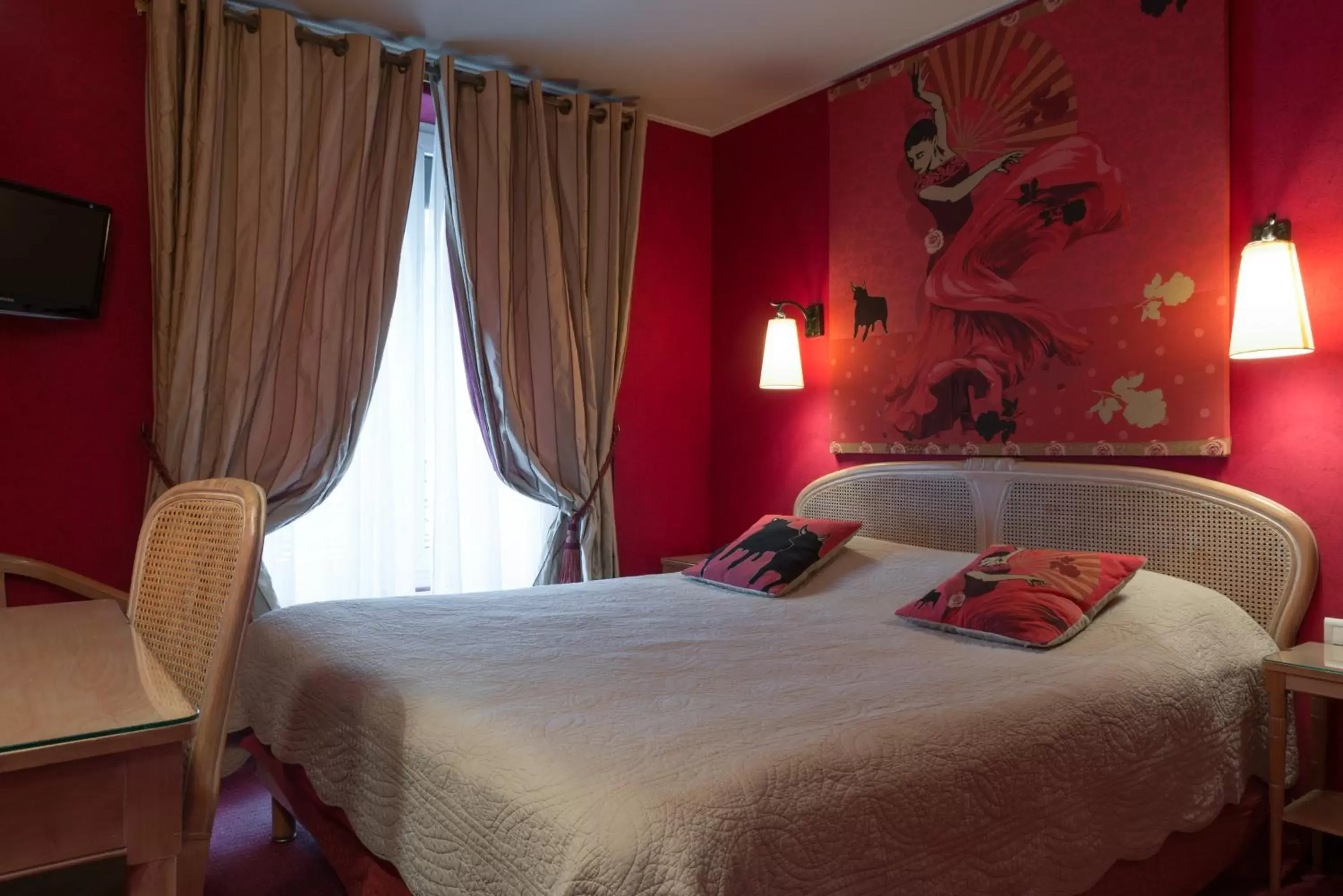 Bed in Neuilly Park Hotel