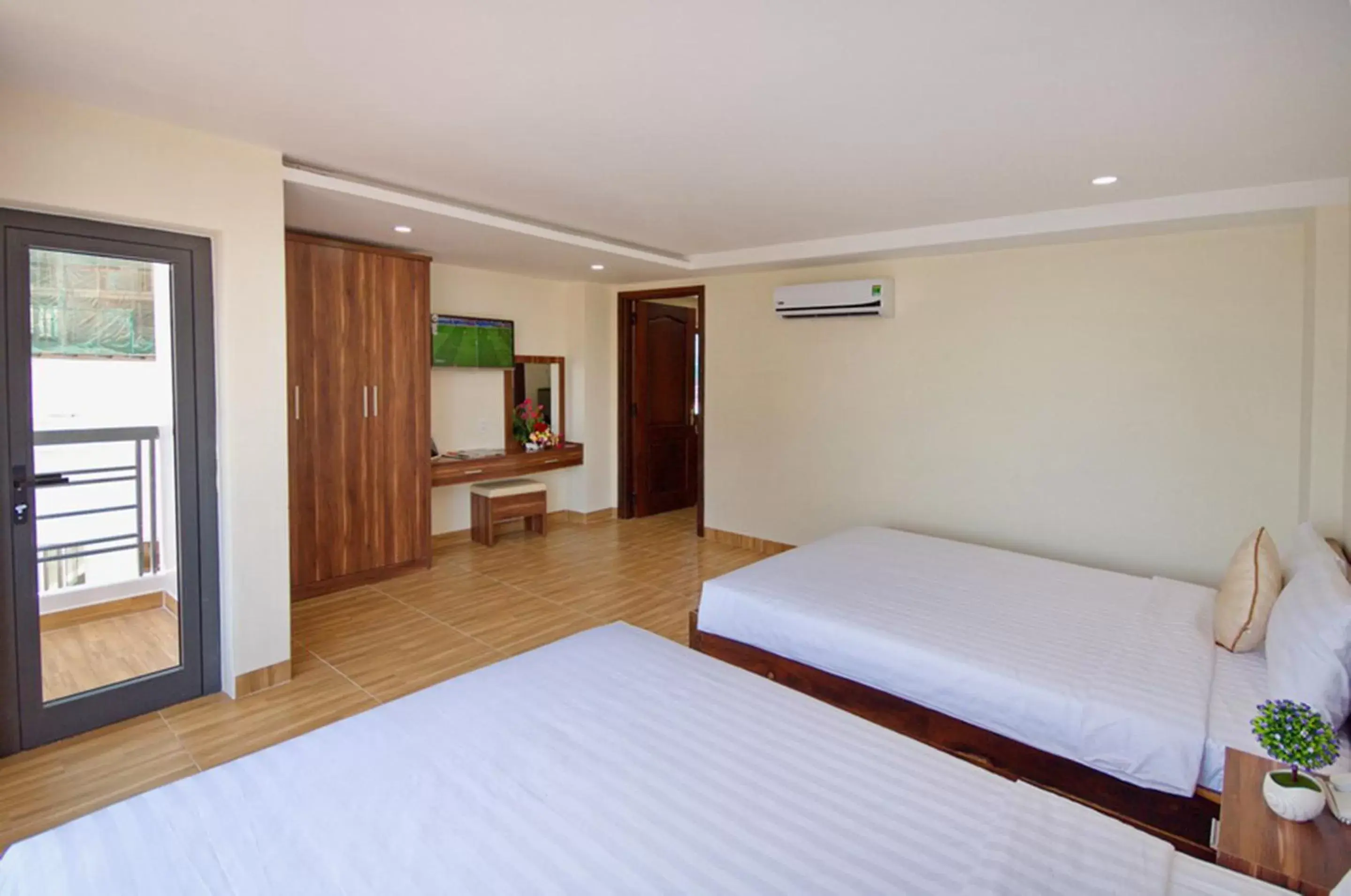 Photo of the whole room, Bed in Harvey Hotel & Apartments Photo of the whole room, Bed in Harvey Hotel & Apartments