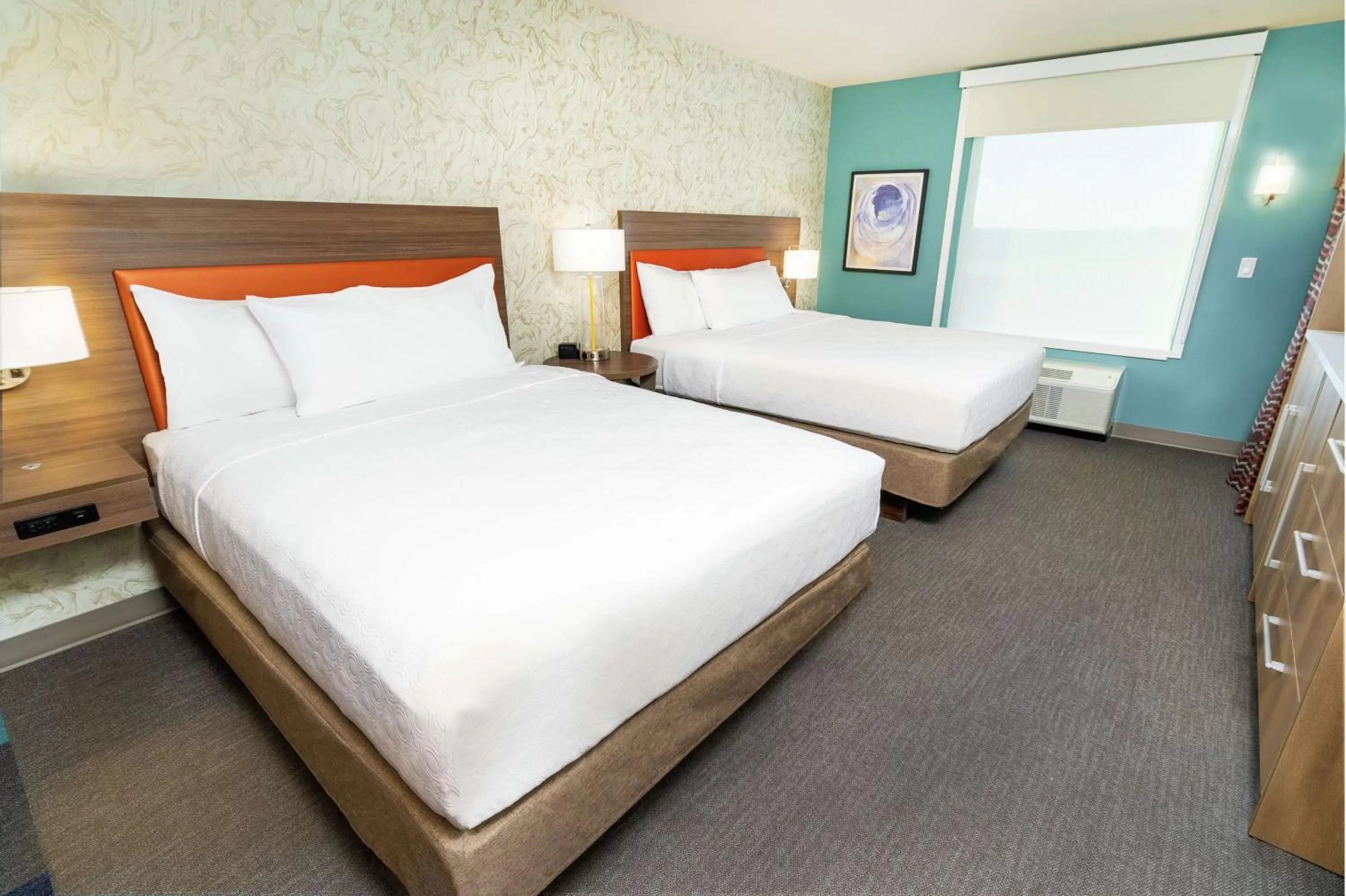 Bed in Home2 Suites By Hilton Roseville Sacramento