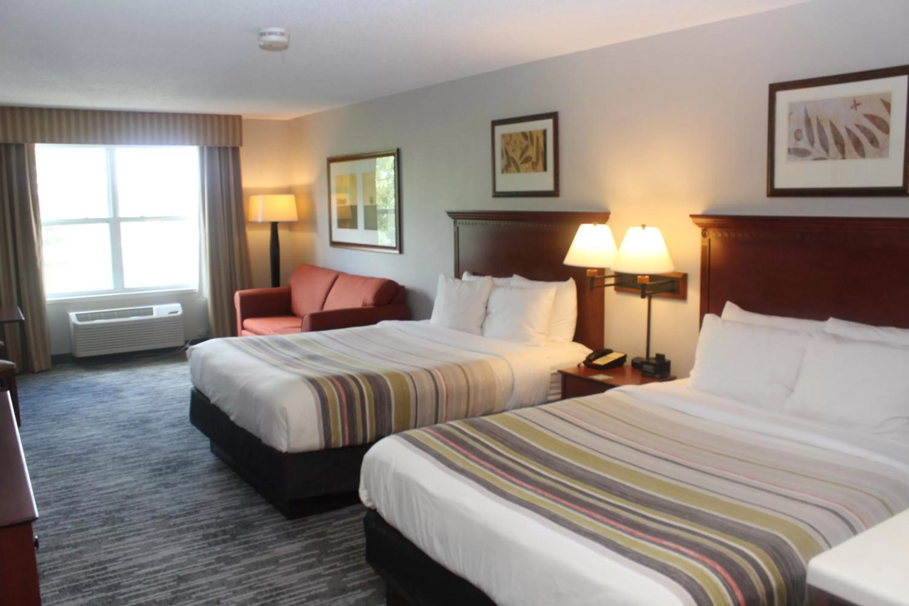 Photo of the whole room, Bed in Country Inn & Suites by Radisson, Crystal Lake, IL