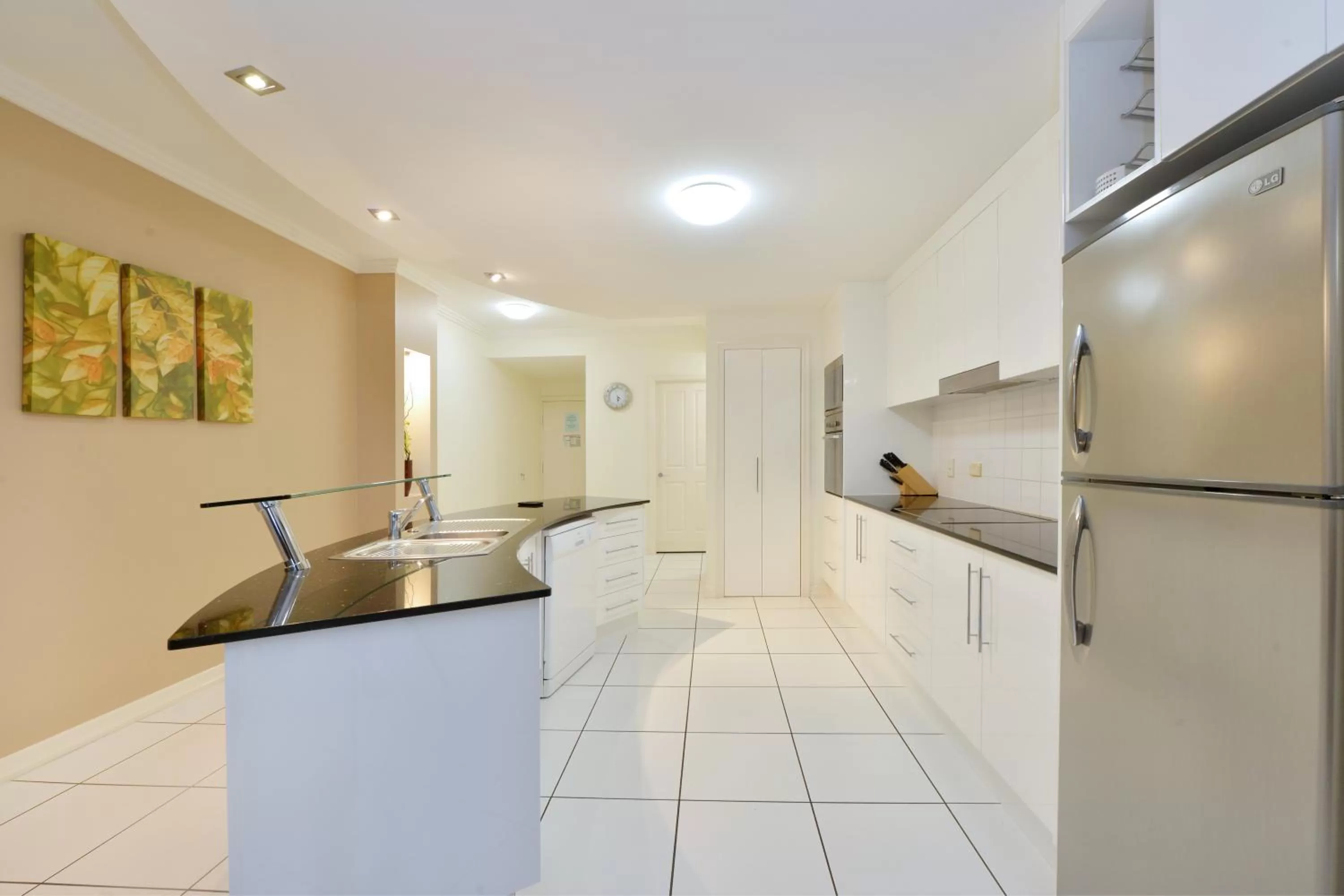 Kitchen or kitchenette in Bellevue At Trinity Beach