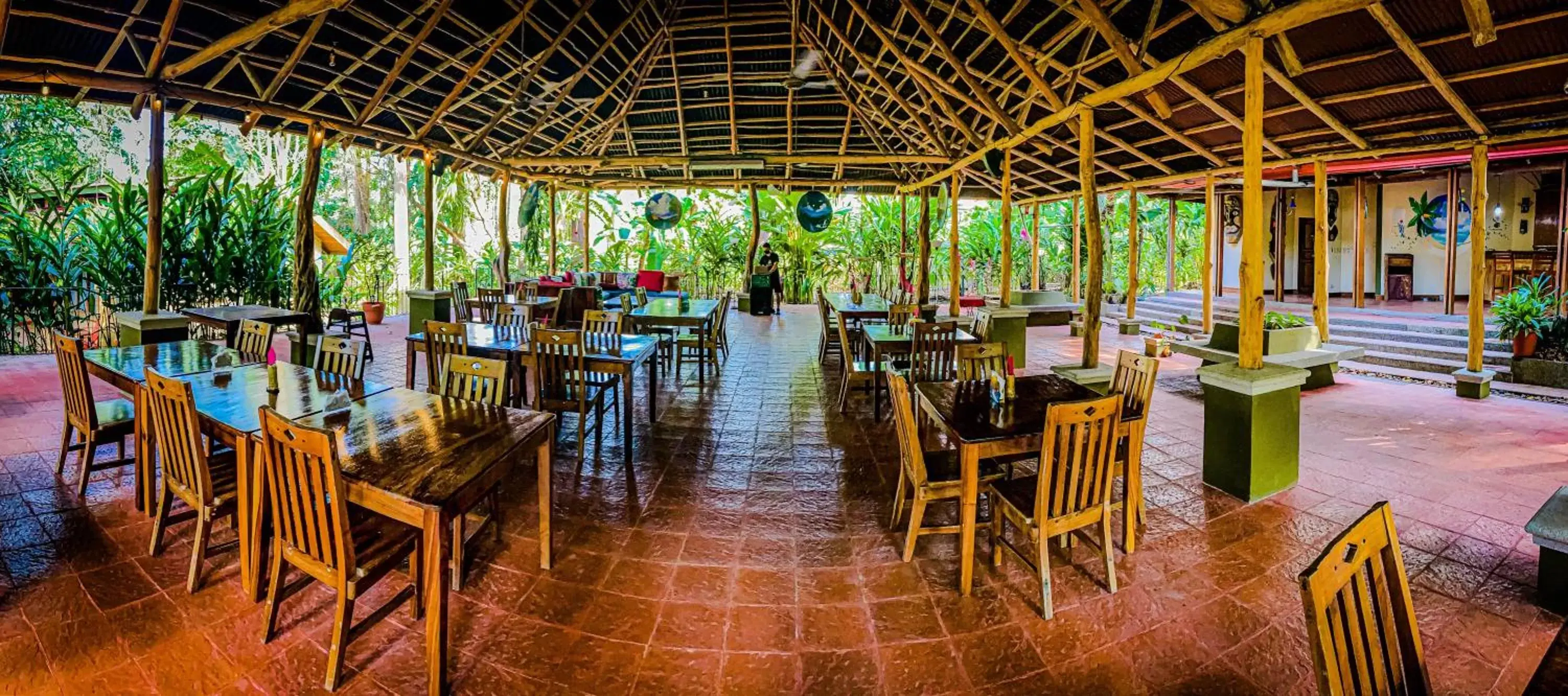 Restaurant/Places to Eat in Jaco Hotel DoceLunas